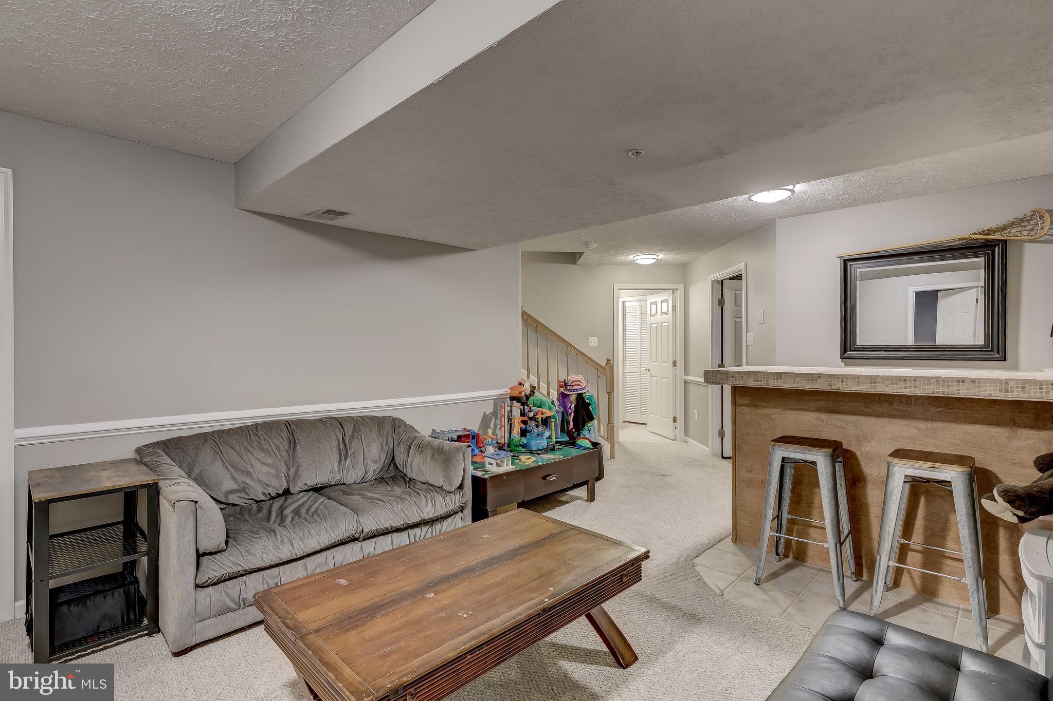 CONSTANT FRIENDSHIP - Residential