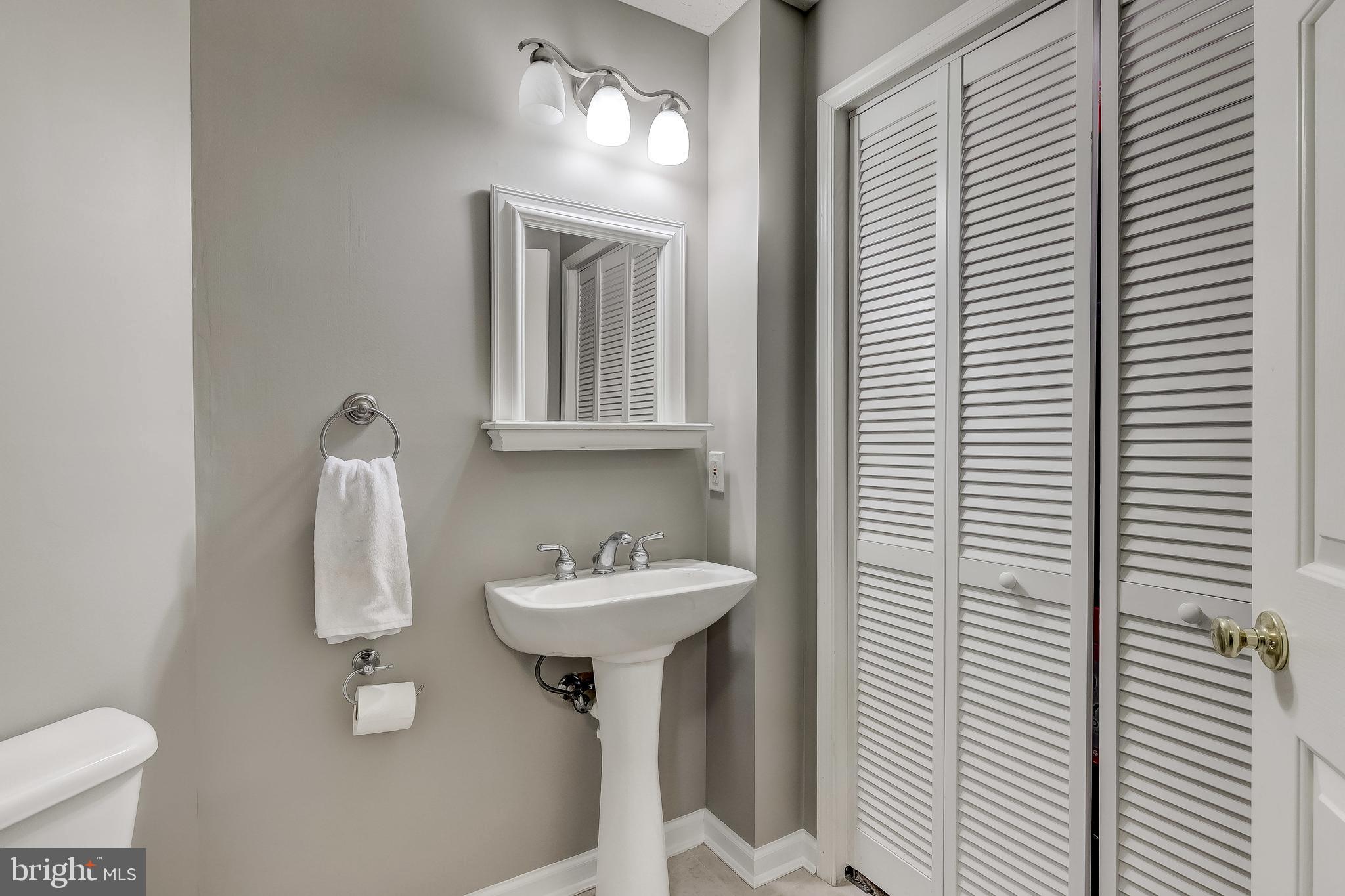 CONSTANT FRIENDSHIP - Residential