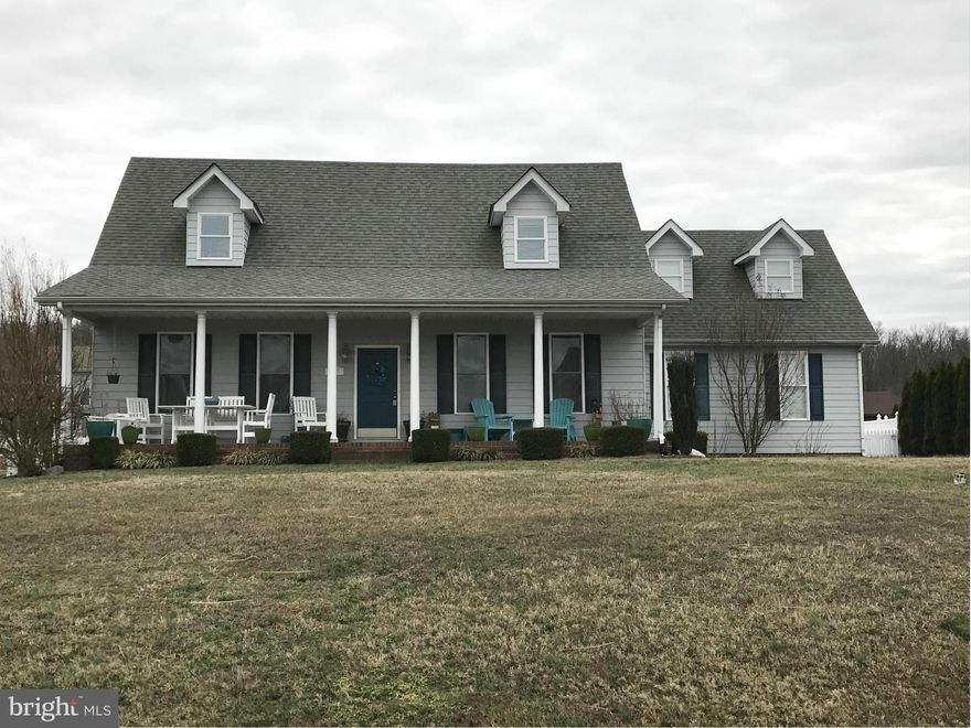 Short commute to Dahlgren!! Check out this fantastic 4 bedroom, 2.5 bath beauty in Potomac Shores. Relax on the large front porch and take in the amazing water views of the Potomac! Main level features a spacious, open floor plan which is perfect for entertaining. The master bath features a garden tub with separate shower. Dual-zoned HVAC.  The fenced rear yard is a great spot for pets!