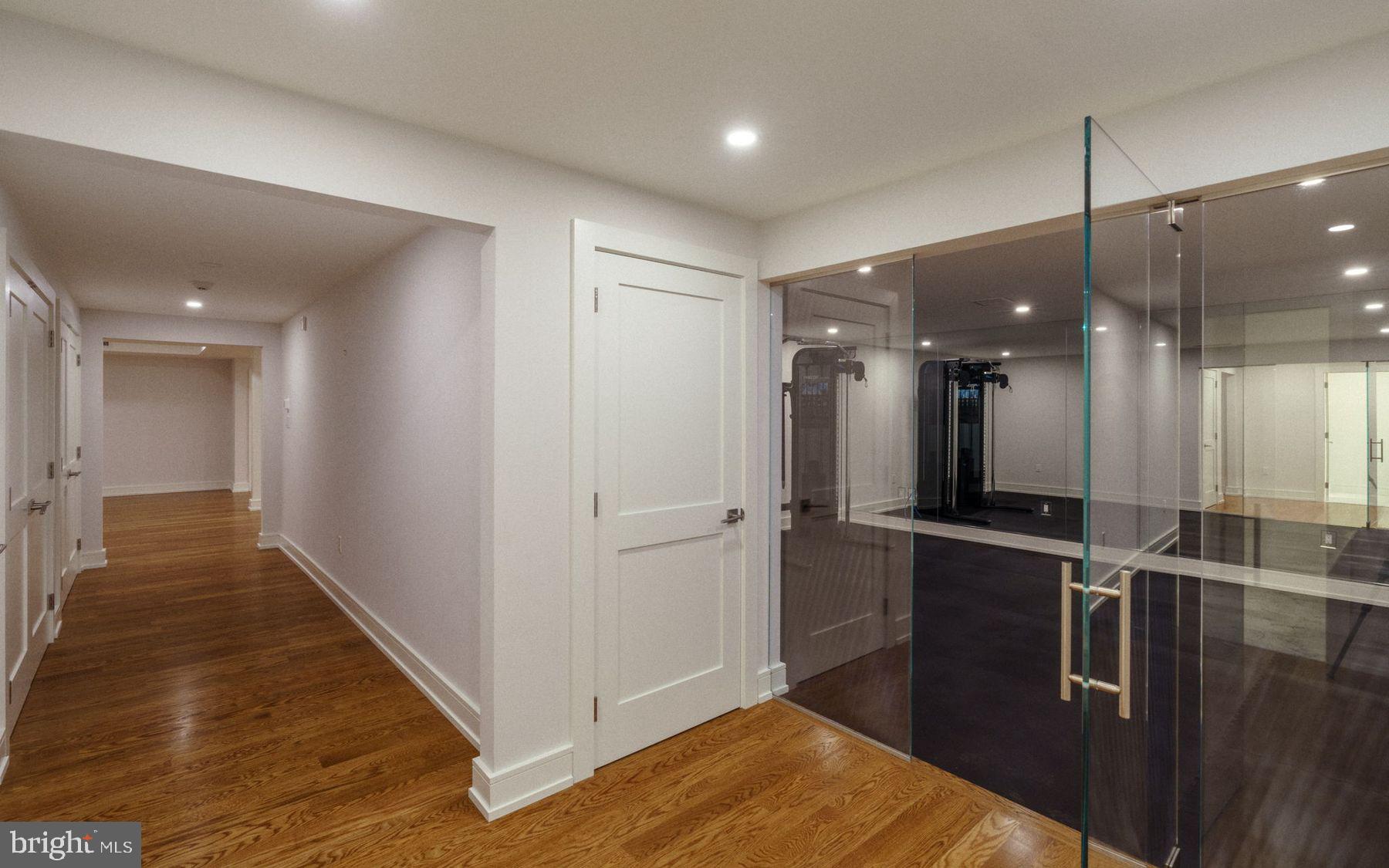 CHESTNUT HILL - Residential