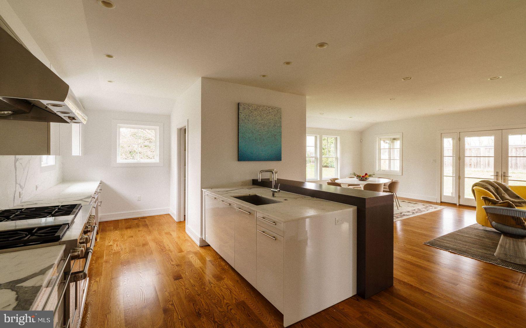 CHESTNUT HILL - Residential