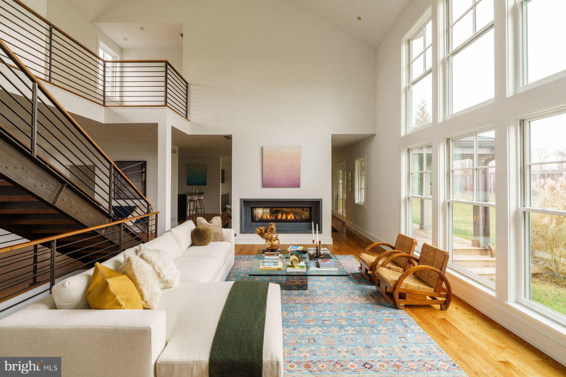 CHESTNUT HILL - Residential