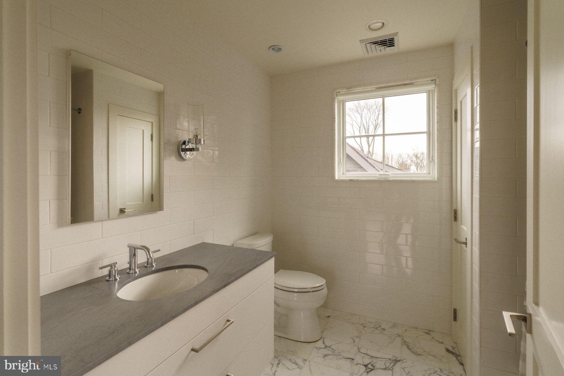 CHESTNUT HILL - Residential