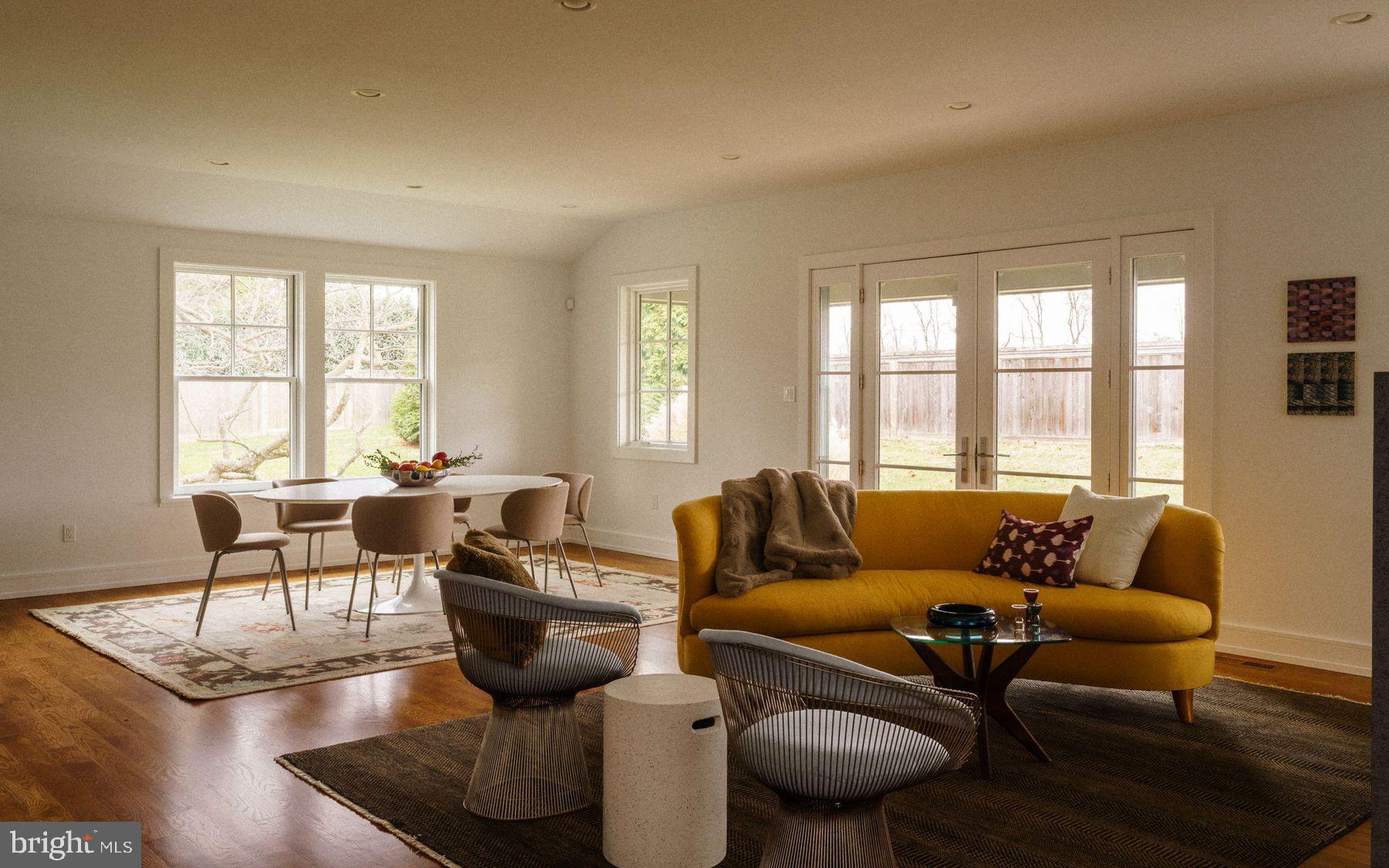 CHESTNUT HILL - Residential