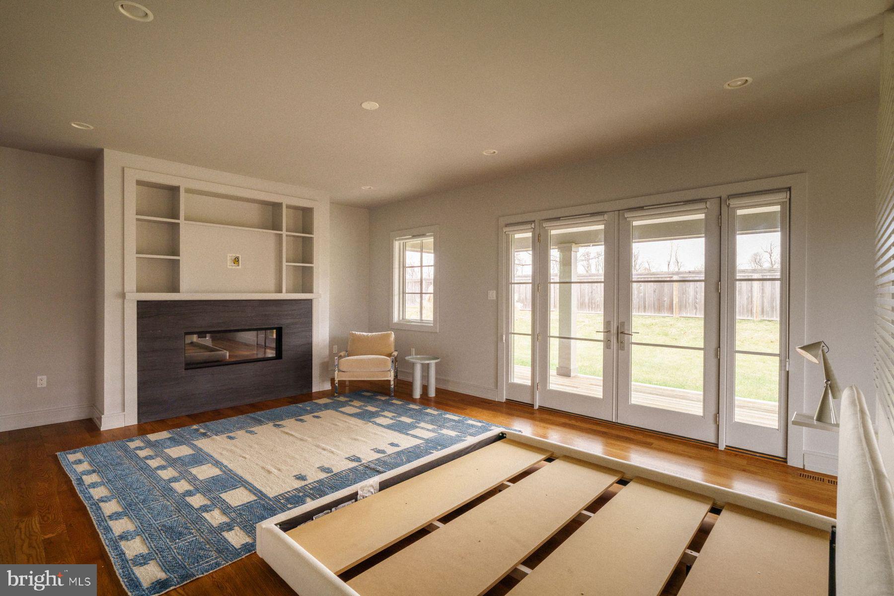 CHESTNUT HILL - Residential