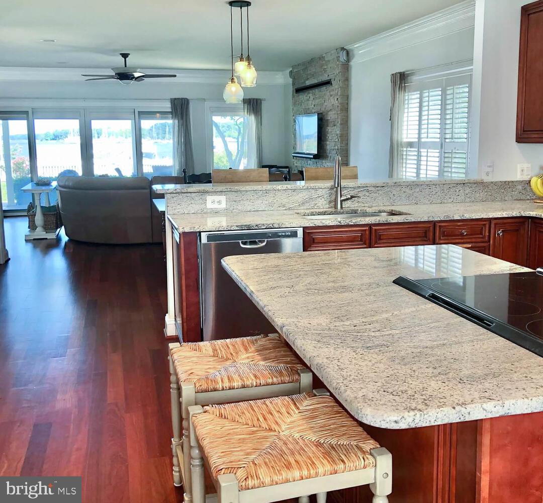 BACK BAY BEACH - Residential