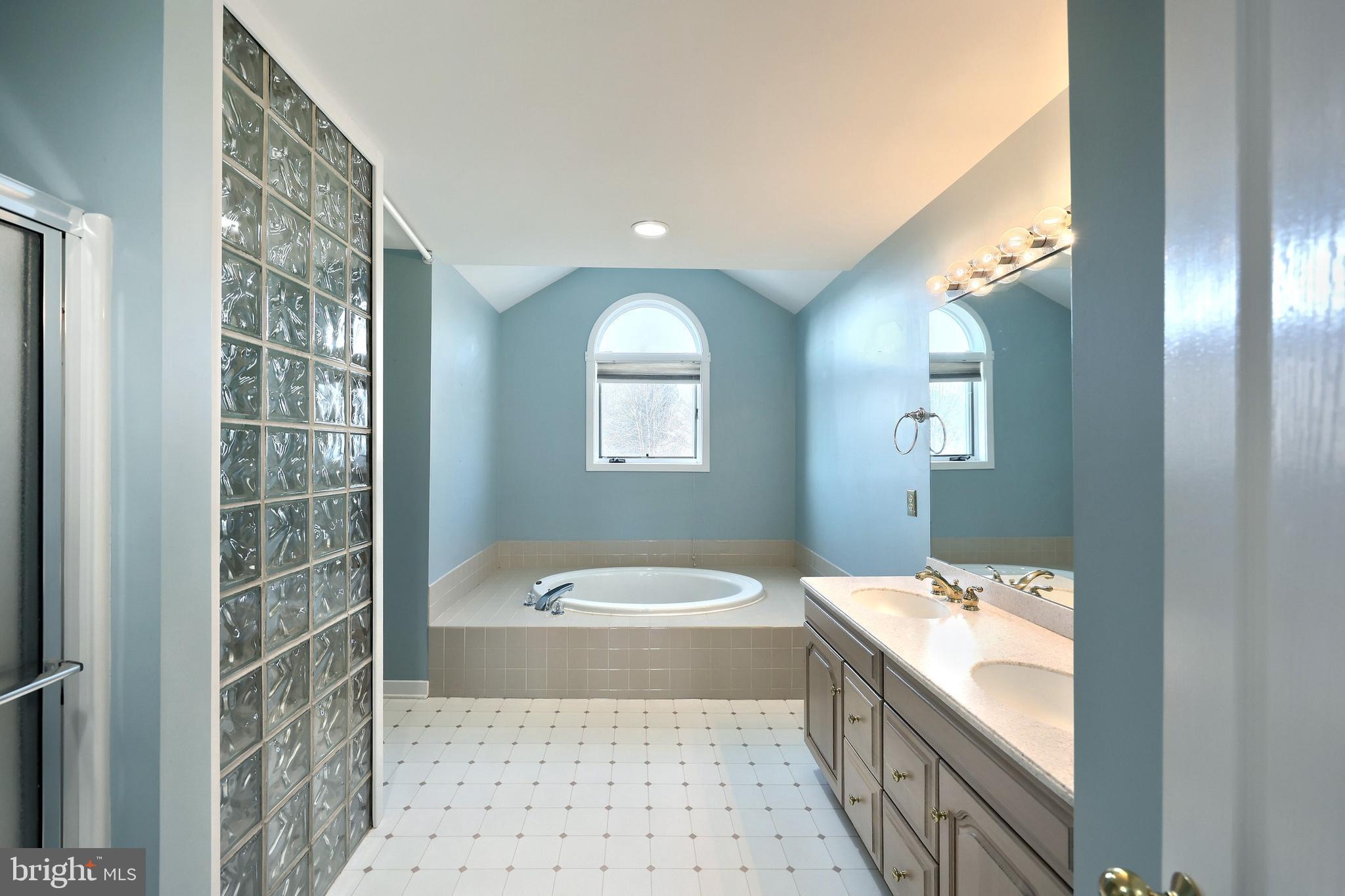 HERITAGE HILLS CONDOS - Residential