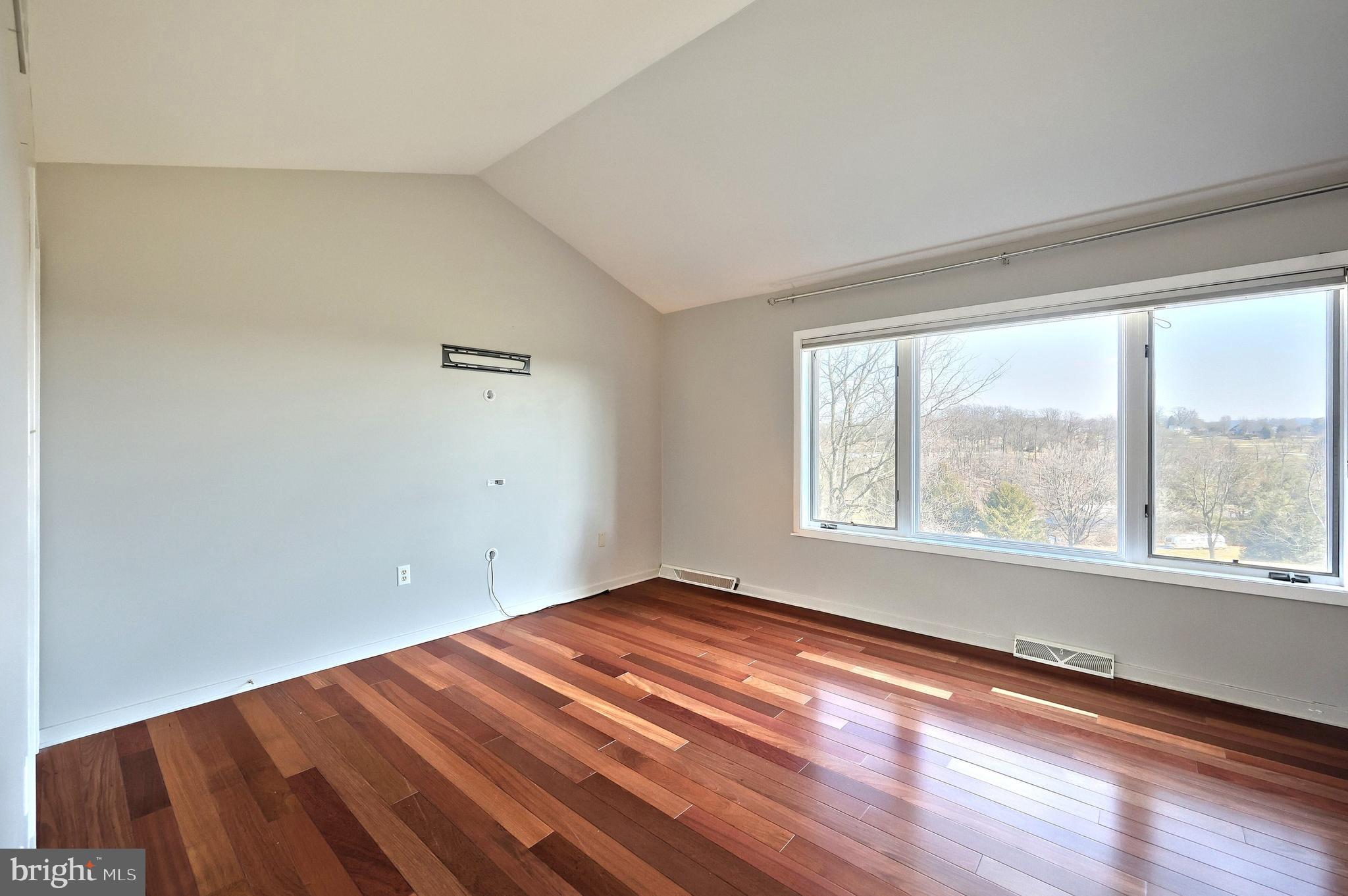 HERITAGE HILLS CONDOS - Residential