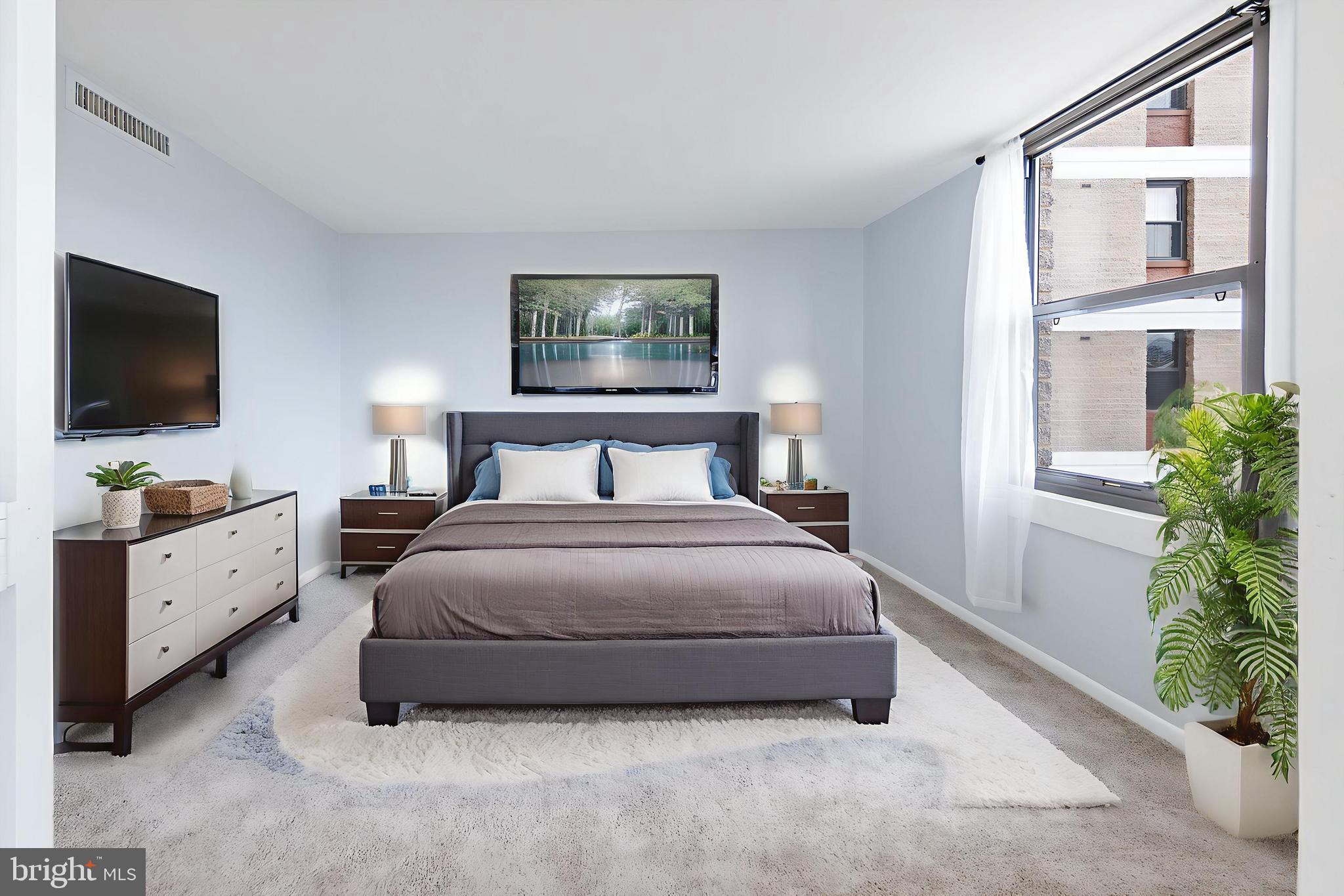 FORTY SIX HUNDRED - Residential