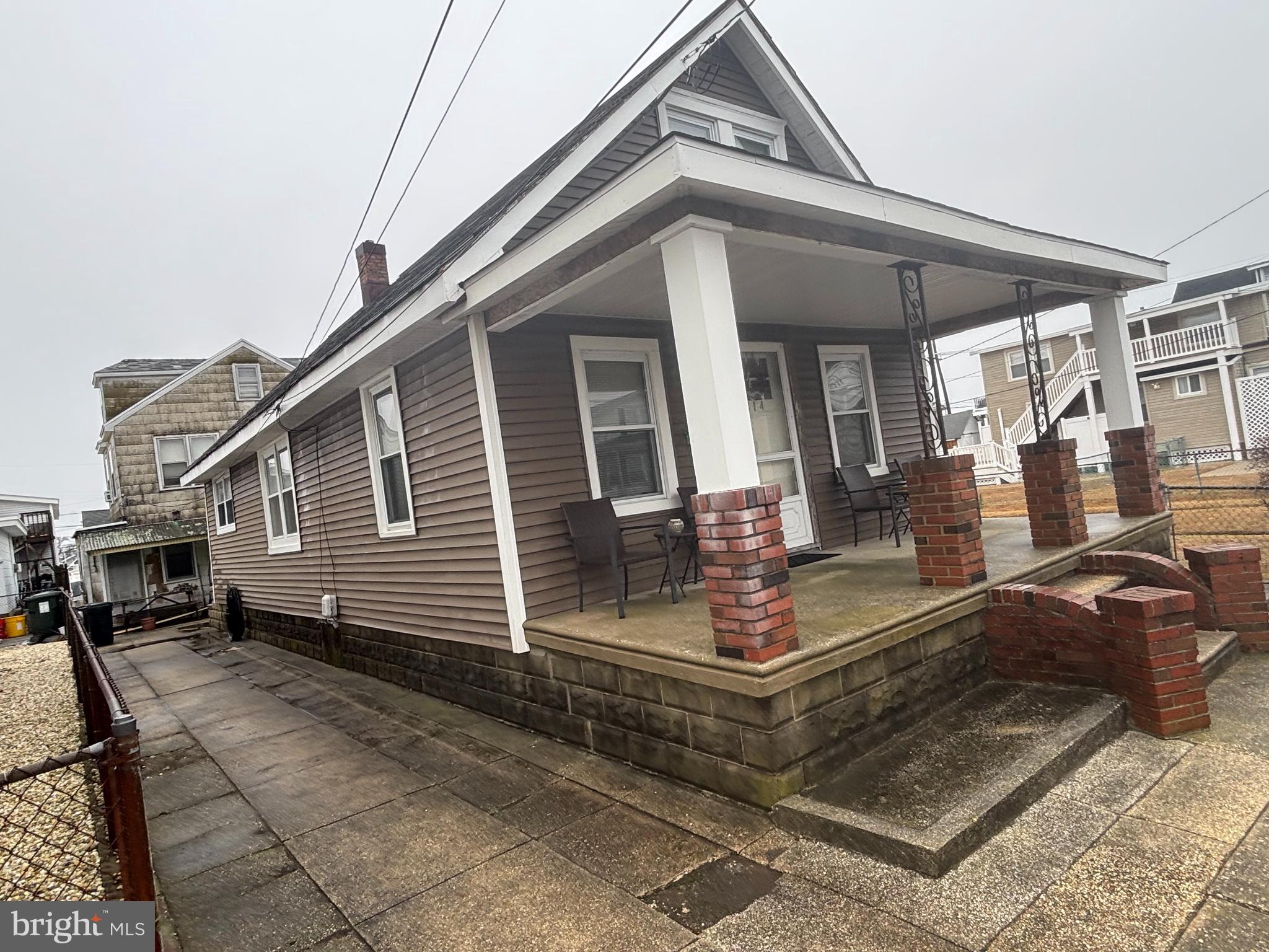 314 W POPLAR AVENUE