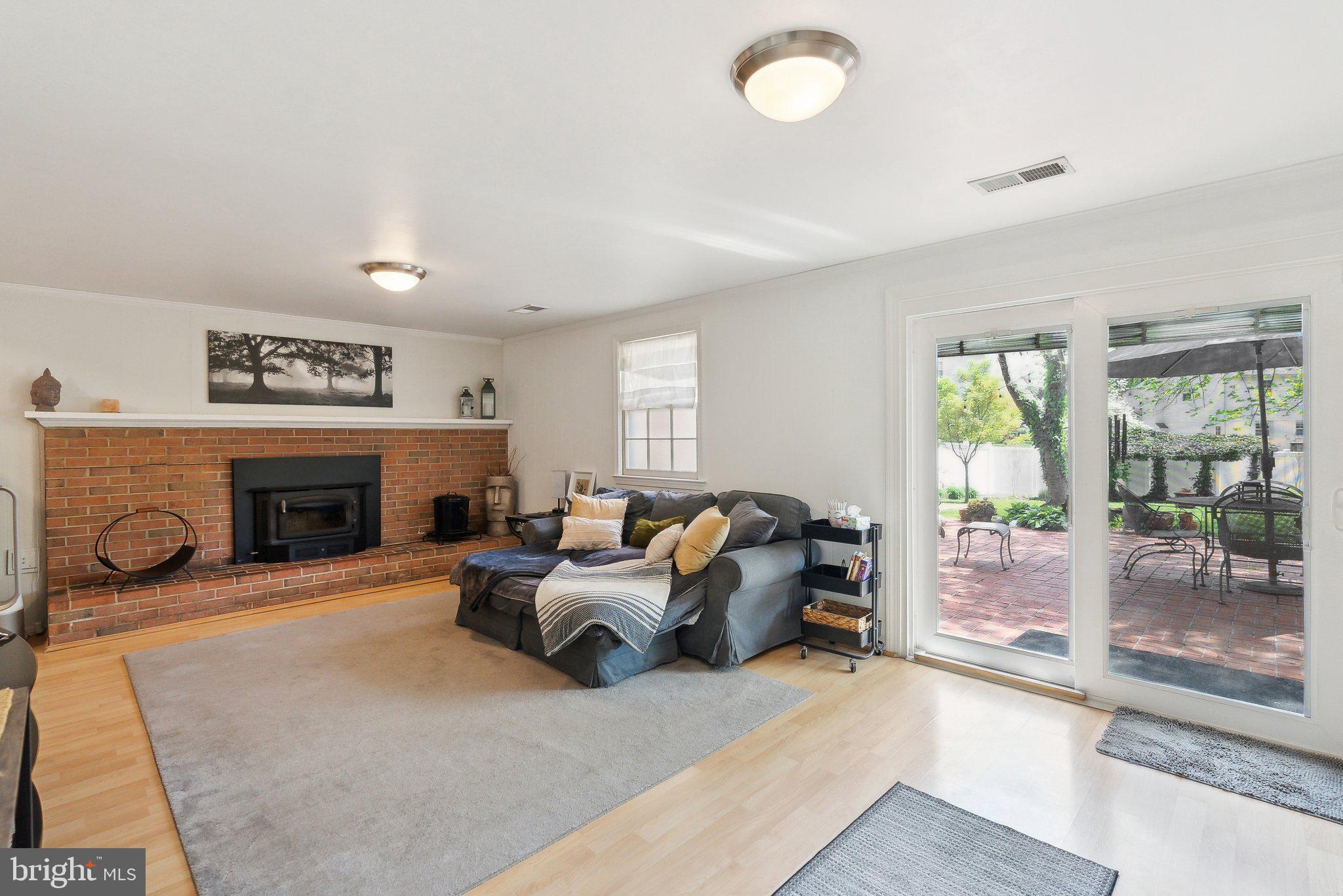 MOSBY WOODS - Residential