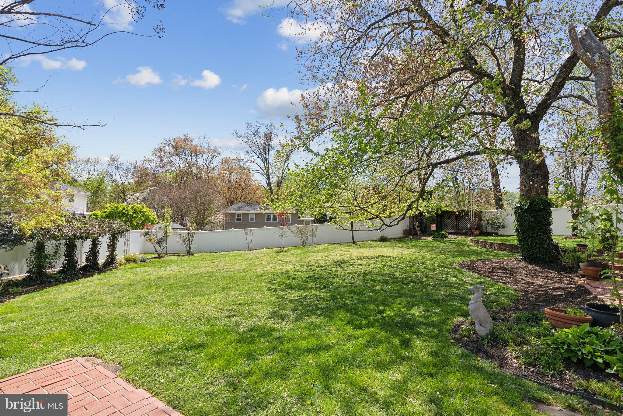 MOSBY WOODS - Residential