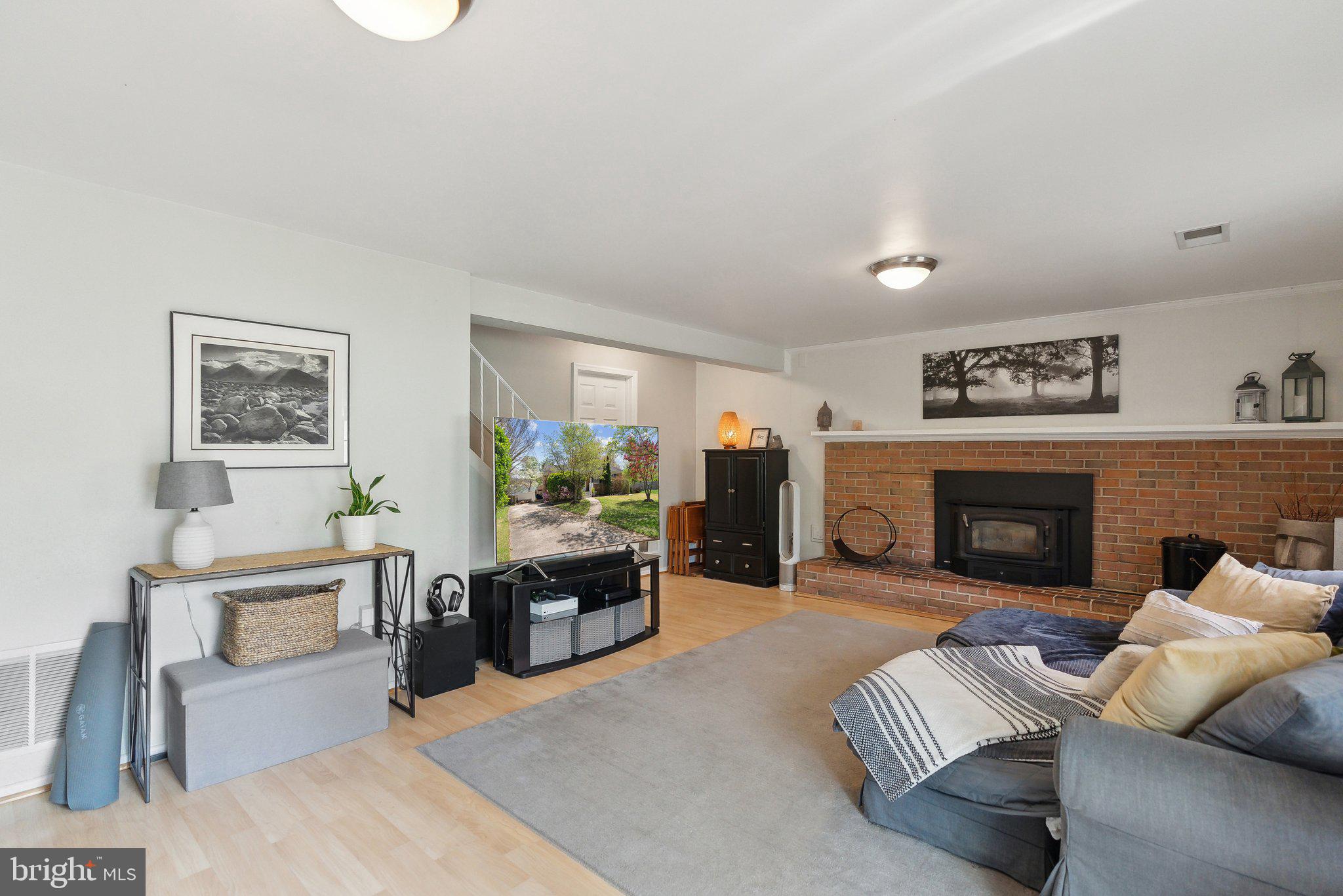 MOSBY WOODS - Residential