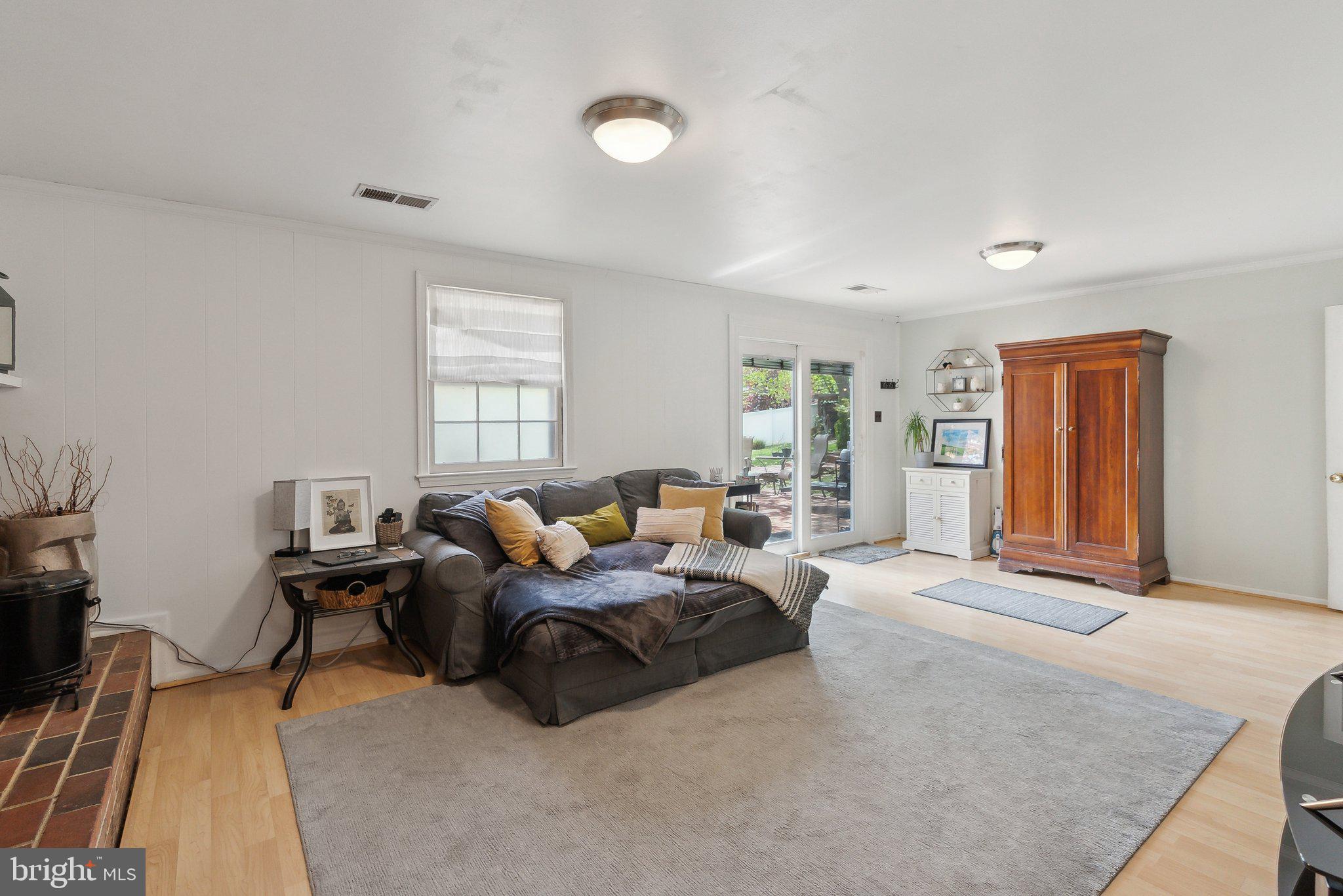 MOSBY WOODS - Residential