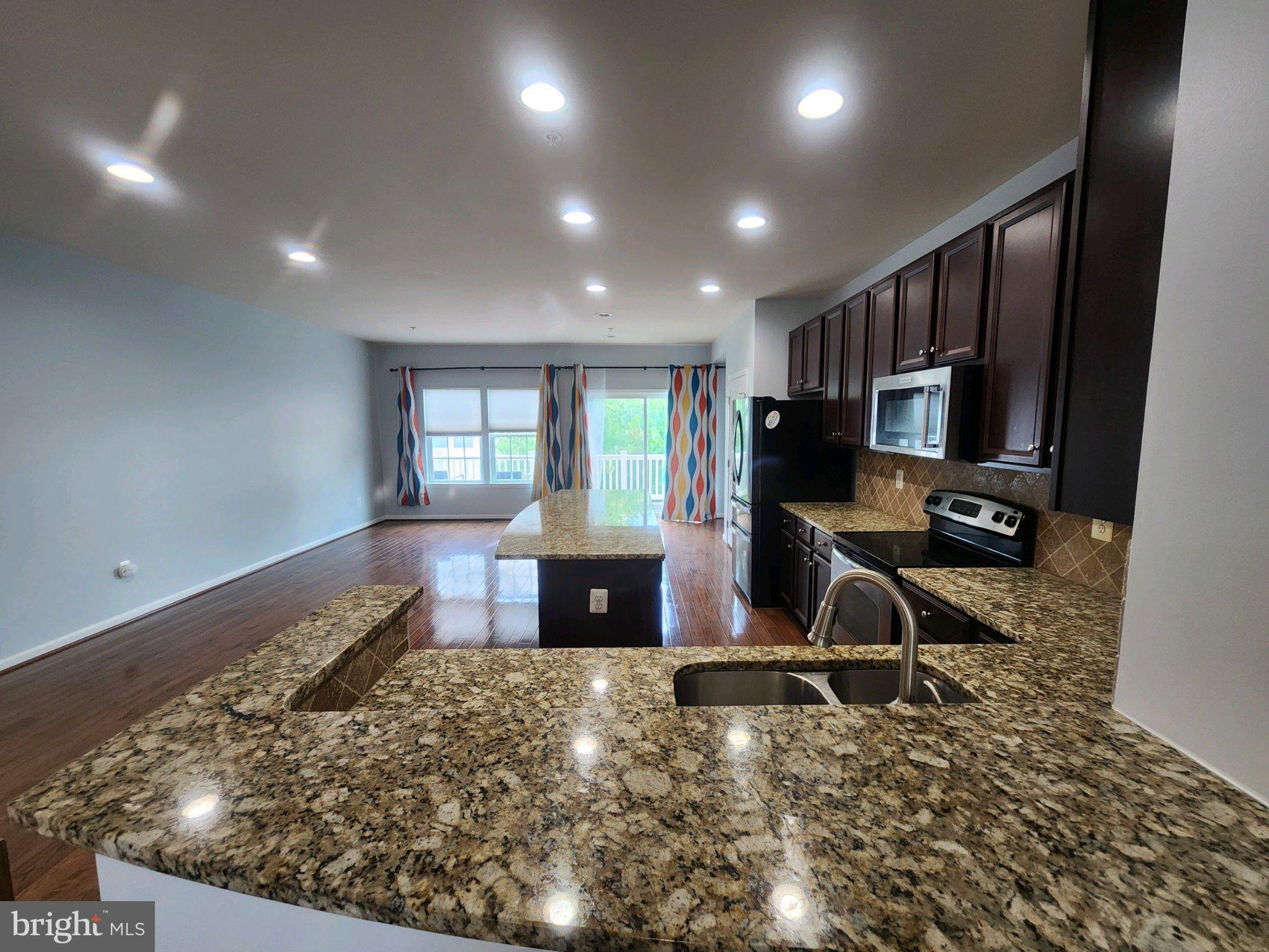 PINE RIDGE CROSSING - Residential