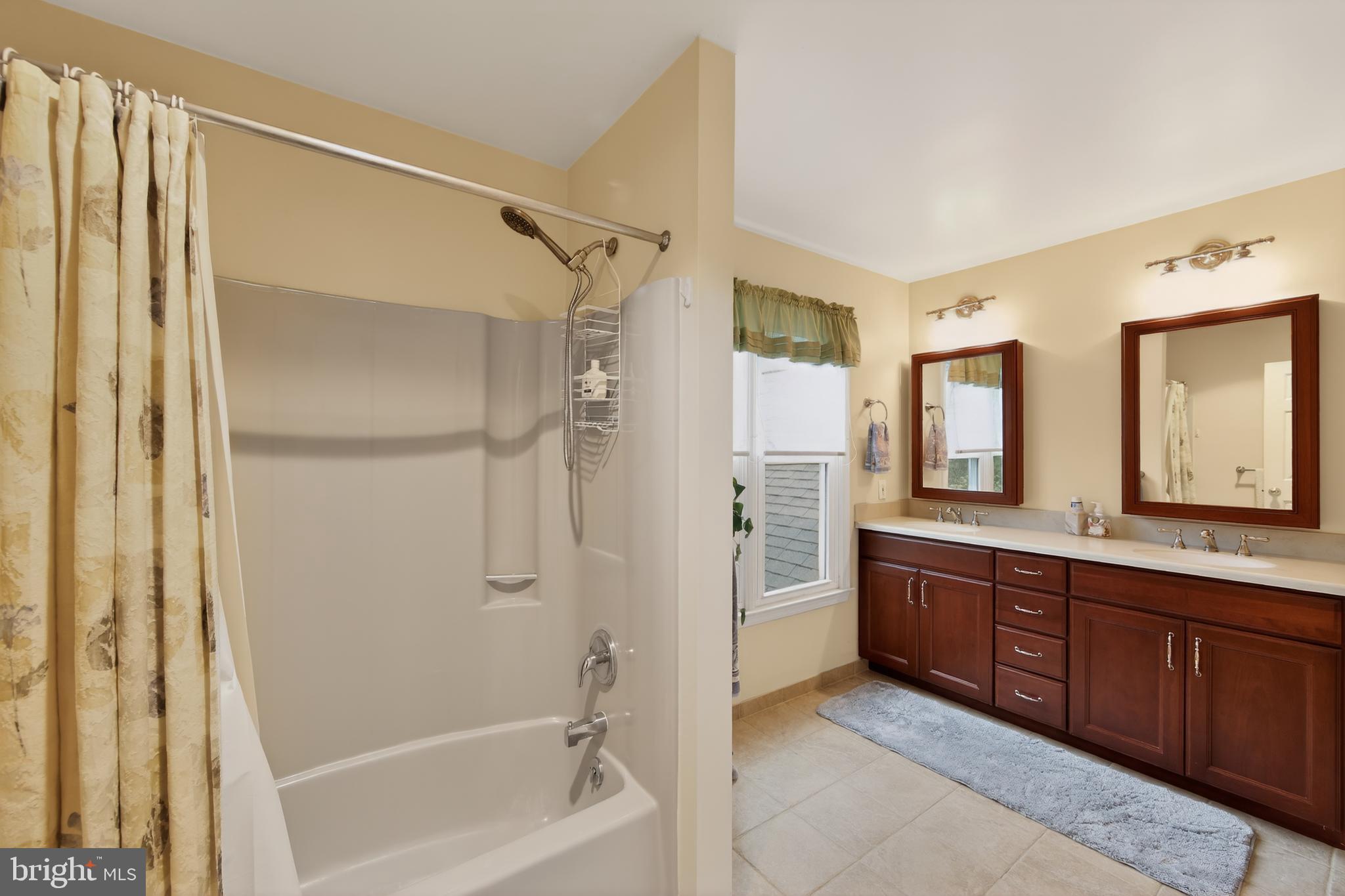 HICKORY GLEN - Residential