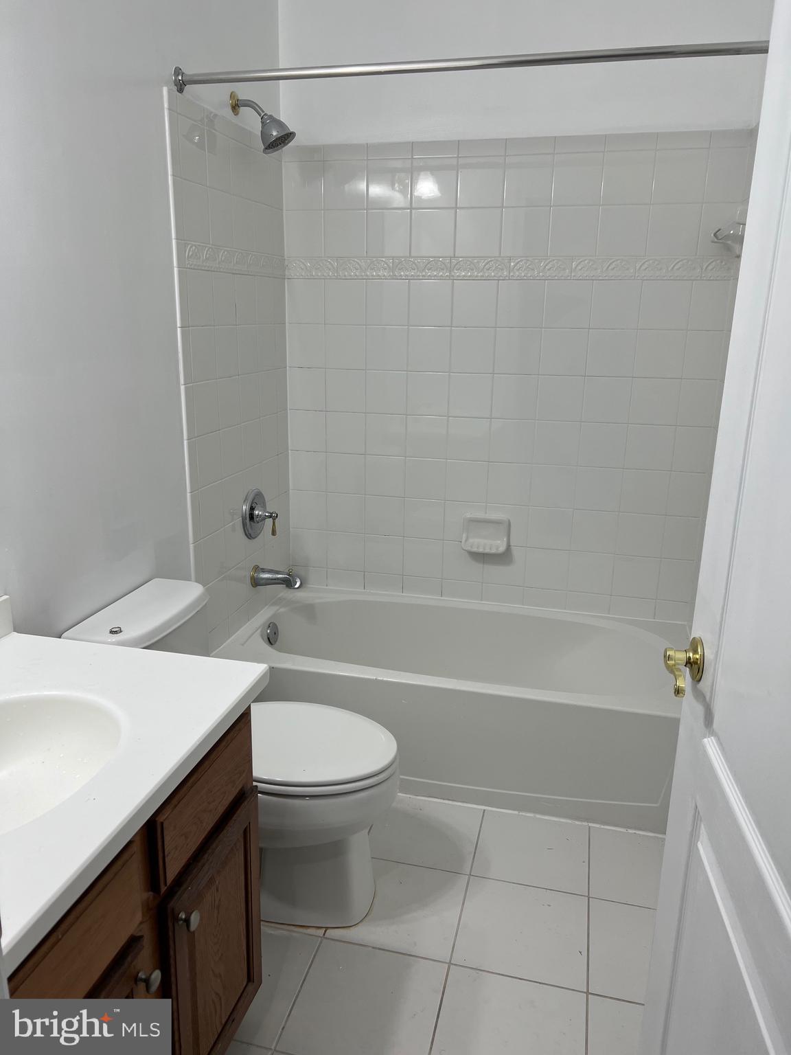 WOODMORE ESTATES - Residential Lease