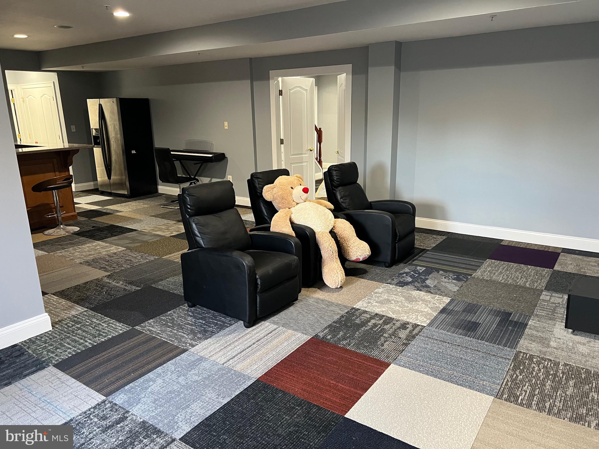 WOODMORE ESTATES - Residential Lease