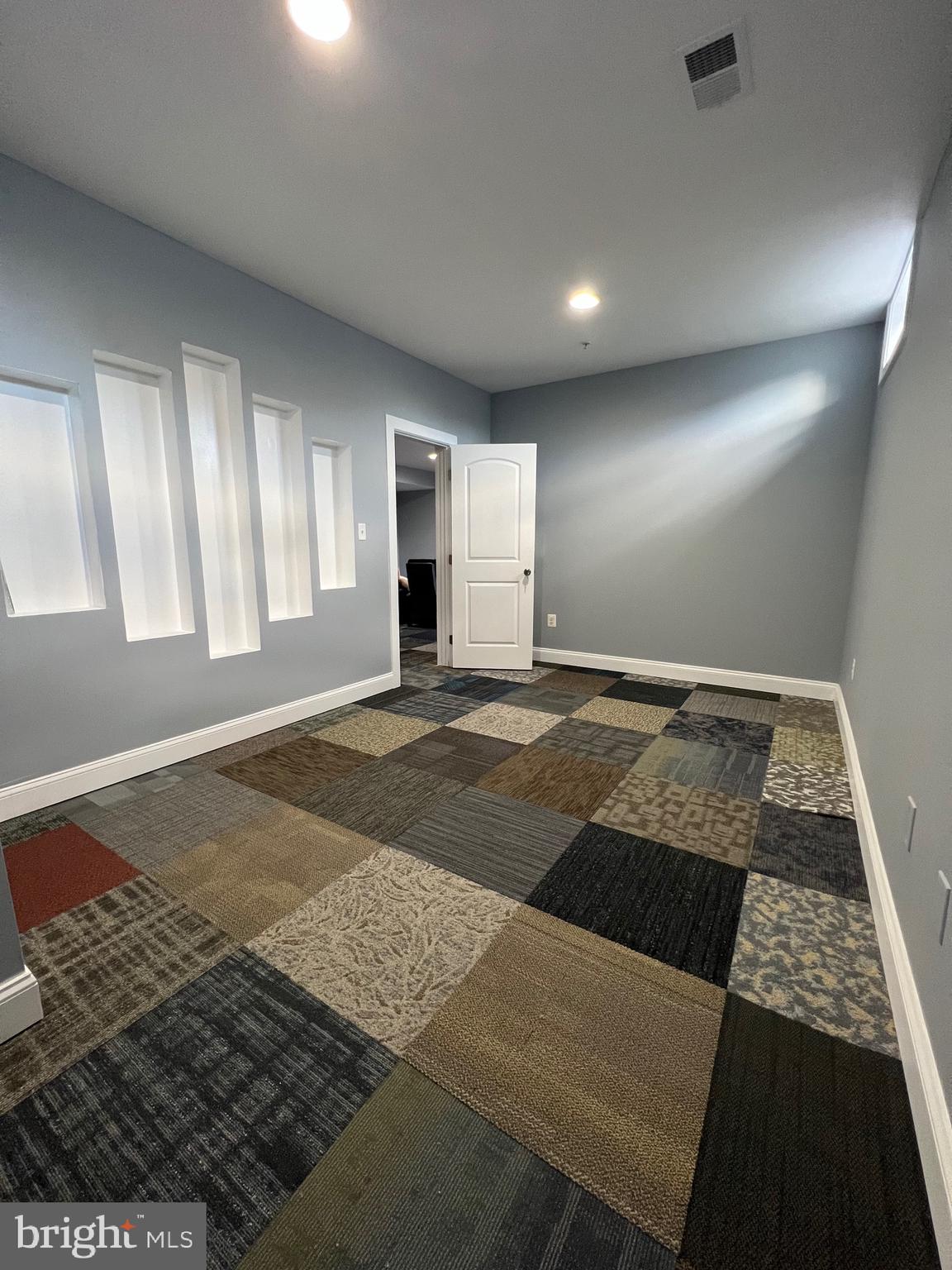 WOODMORE ESTATES - Residential Lease