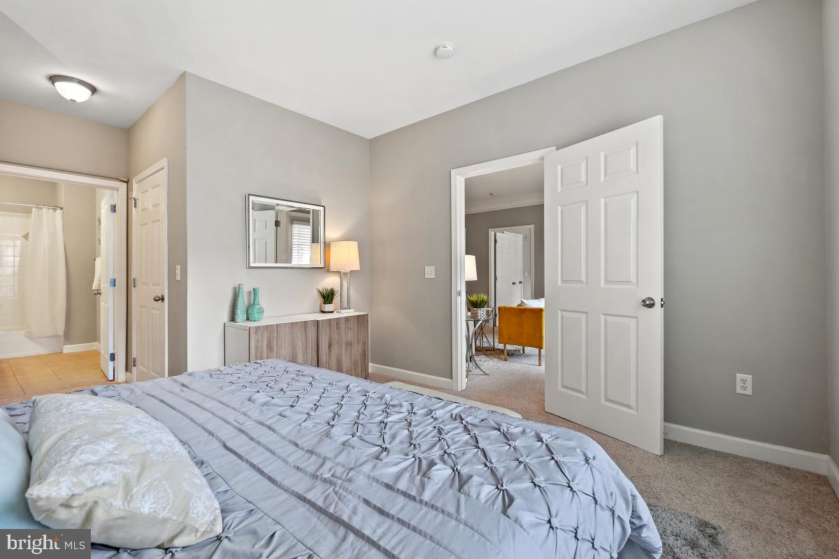 FITZ AT ROCKVILLE TOWN C - Residential