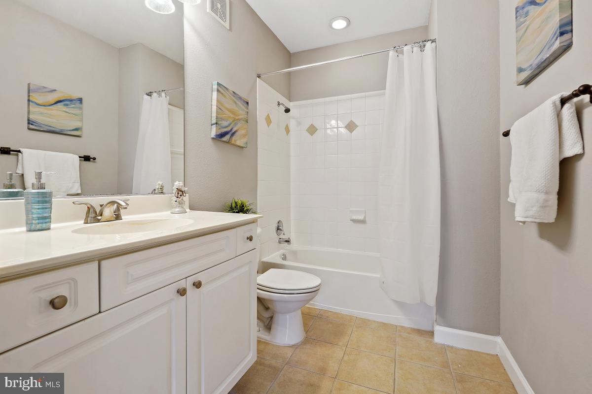 FITZ AT ROCKVILLE TOWN C - Residential