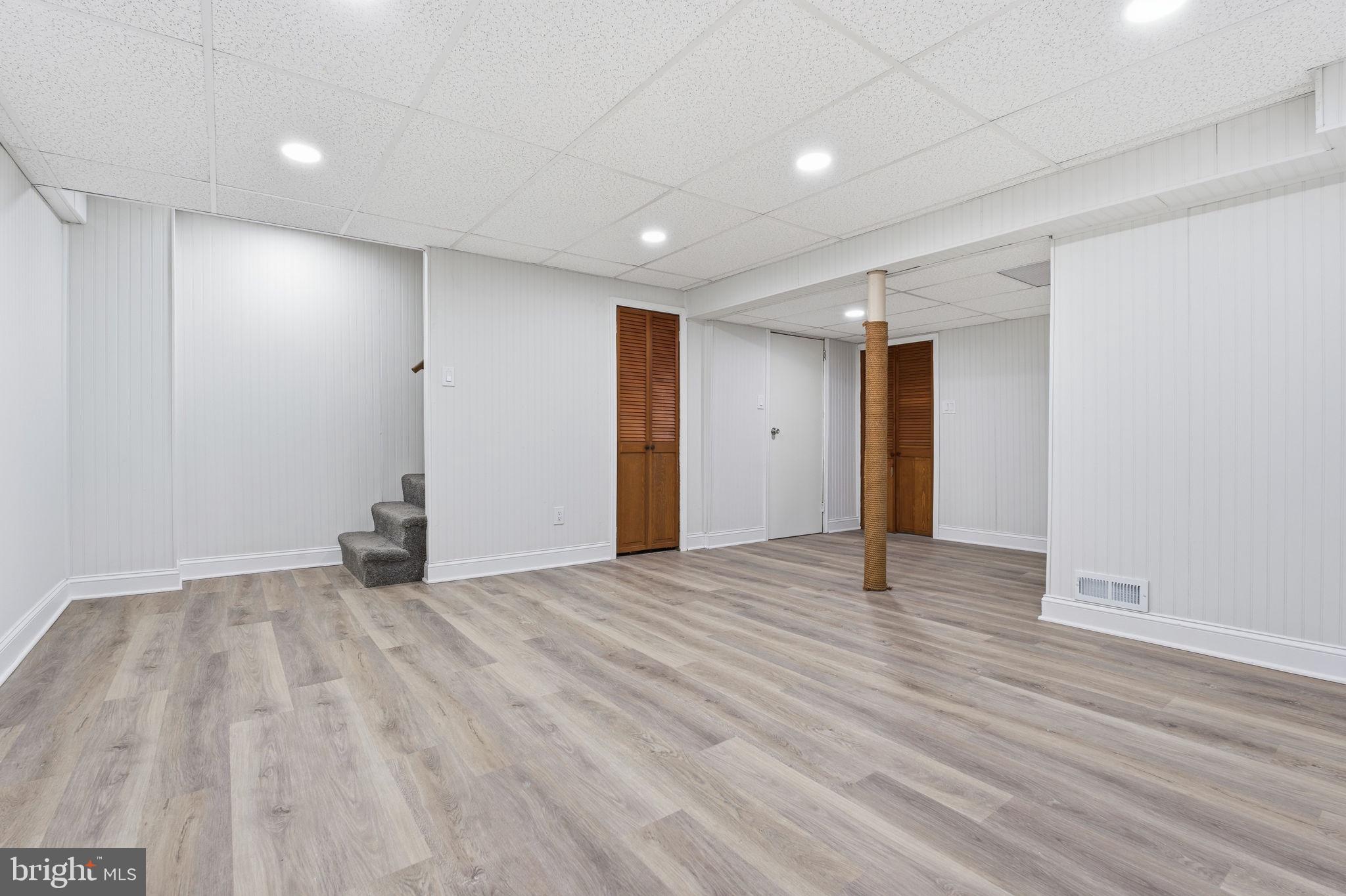 MOUNT RIDGE - Residential Lease