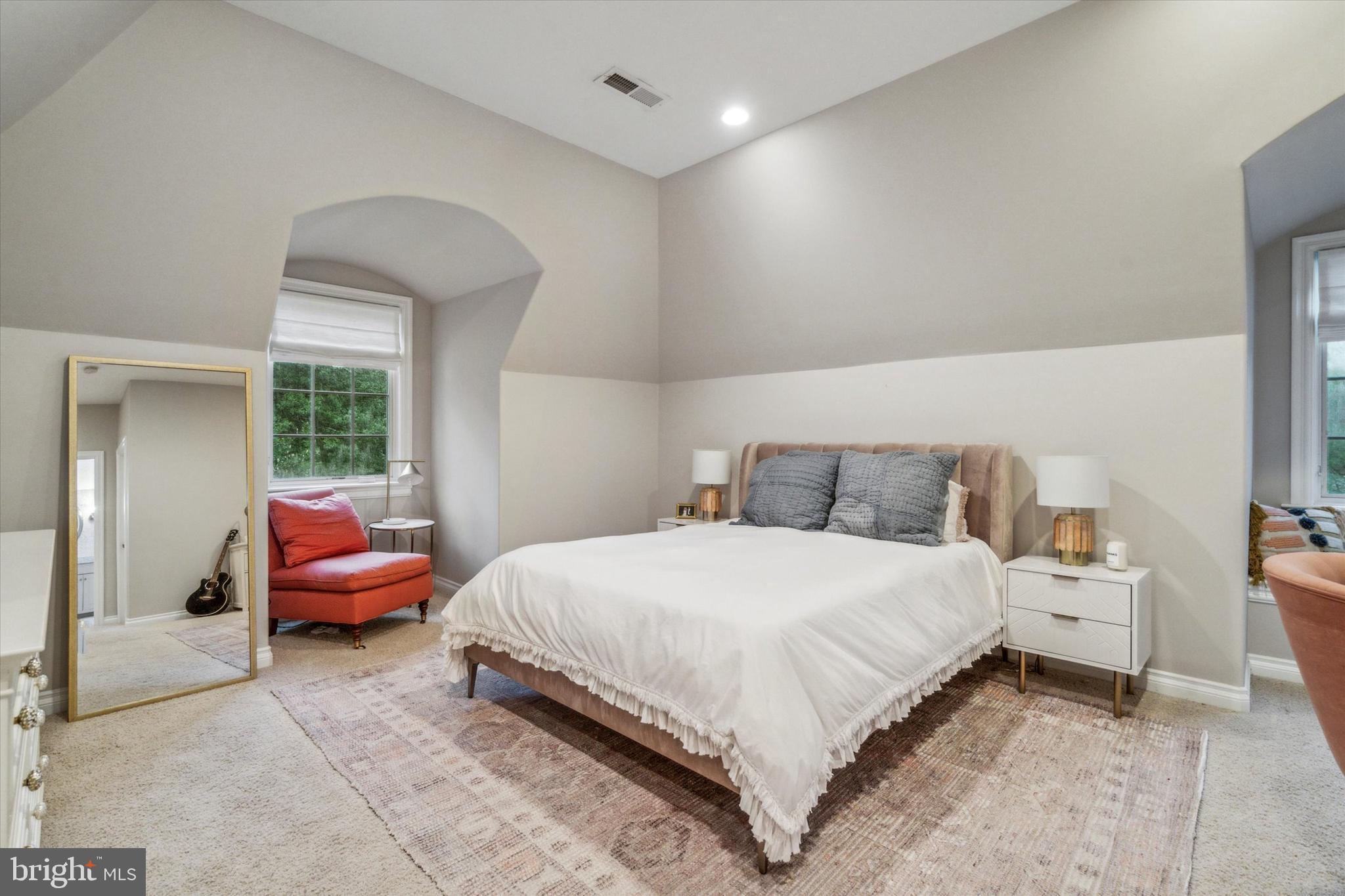 CHESTNUT HILL - Residential