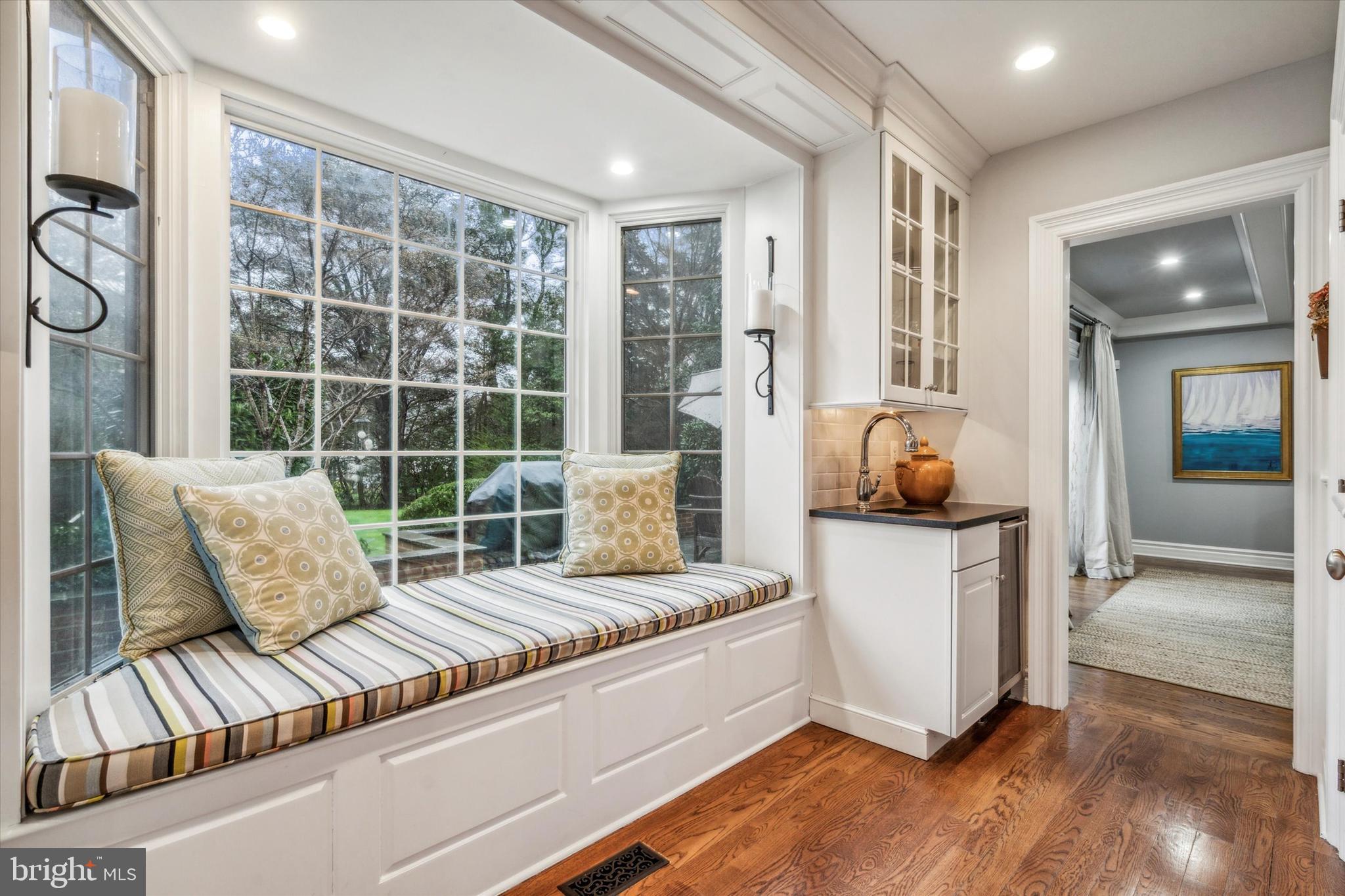 CHESTNUT HILL - Residential