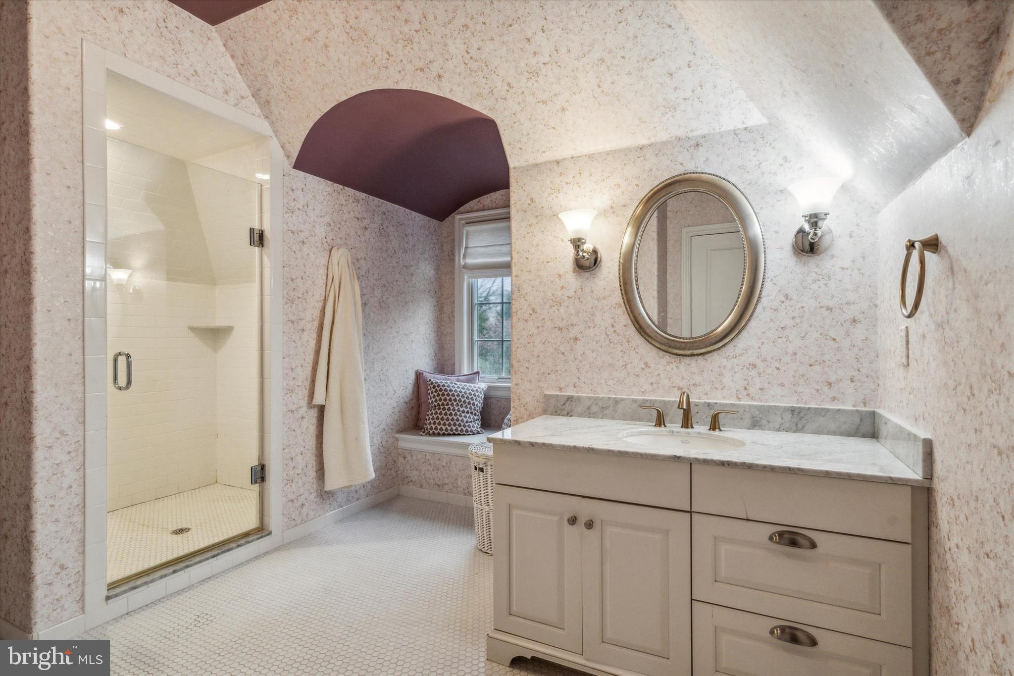 CHESTNUT HILL - Residential