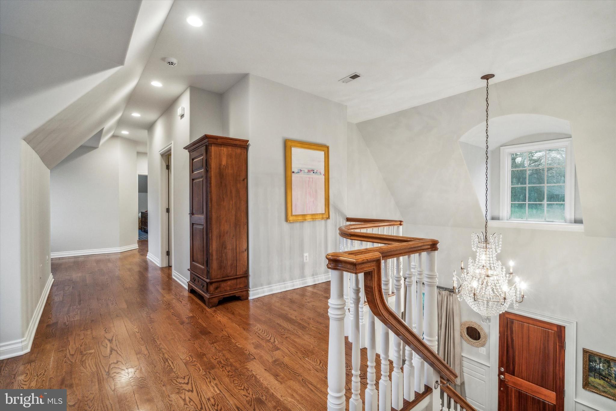 CHESTNUT HILL - Residential