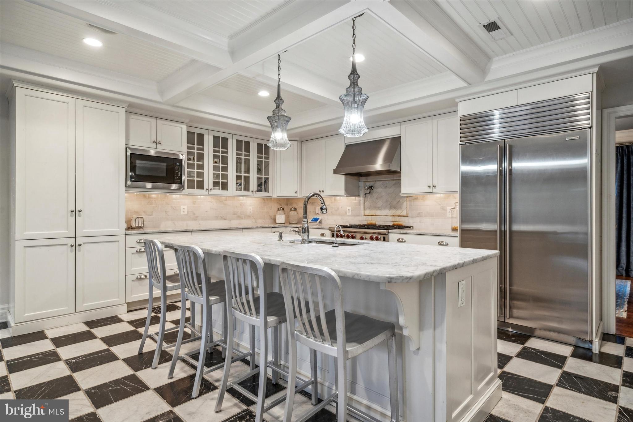 CHESTNUT HILL - Residential