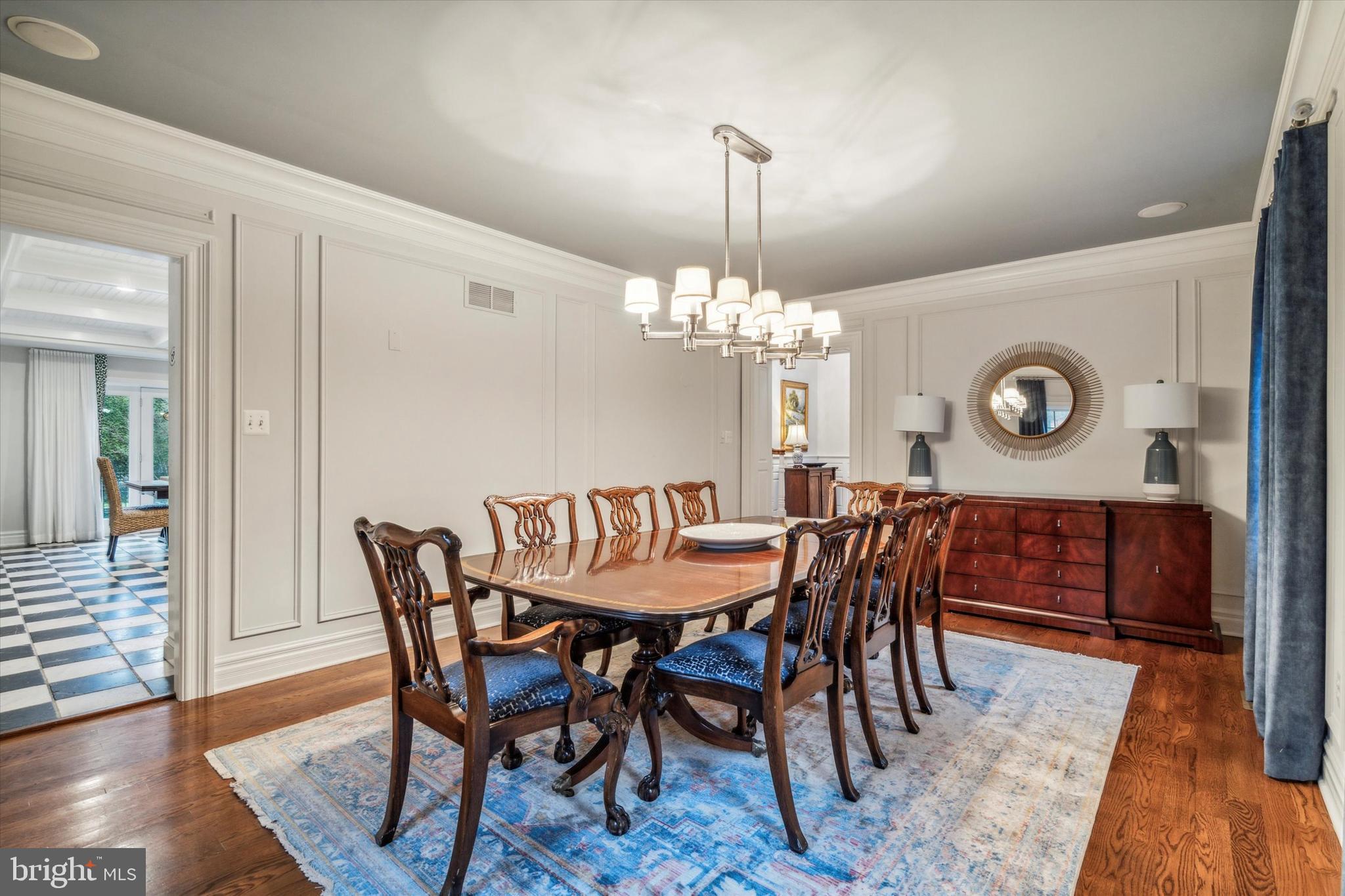 CHESTNUT HILL - Residential