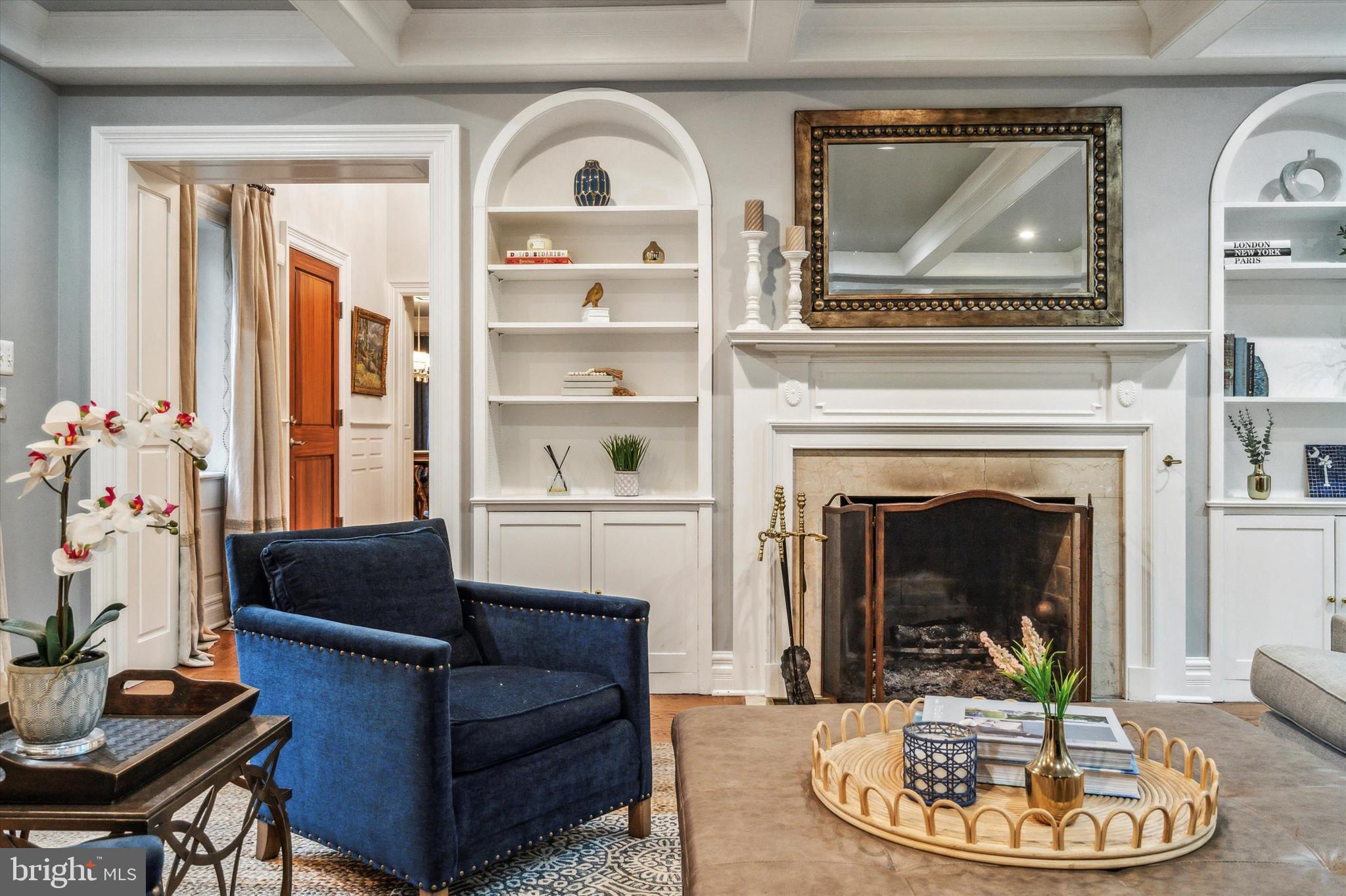 CHESTNUT HILL - Residential