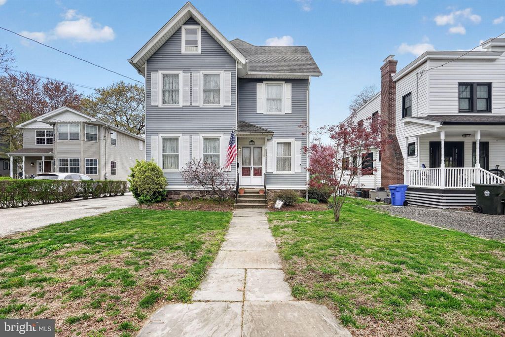 Photo of 704 Main Street, RIVERTON, NJ 08077 (MLS # NJBL2109828)