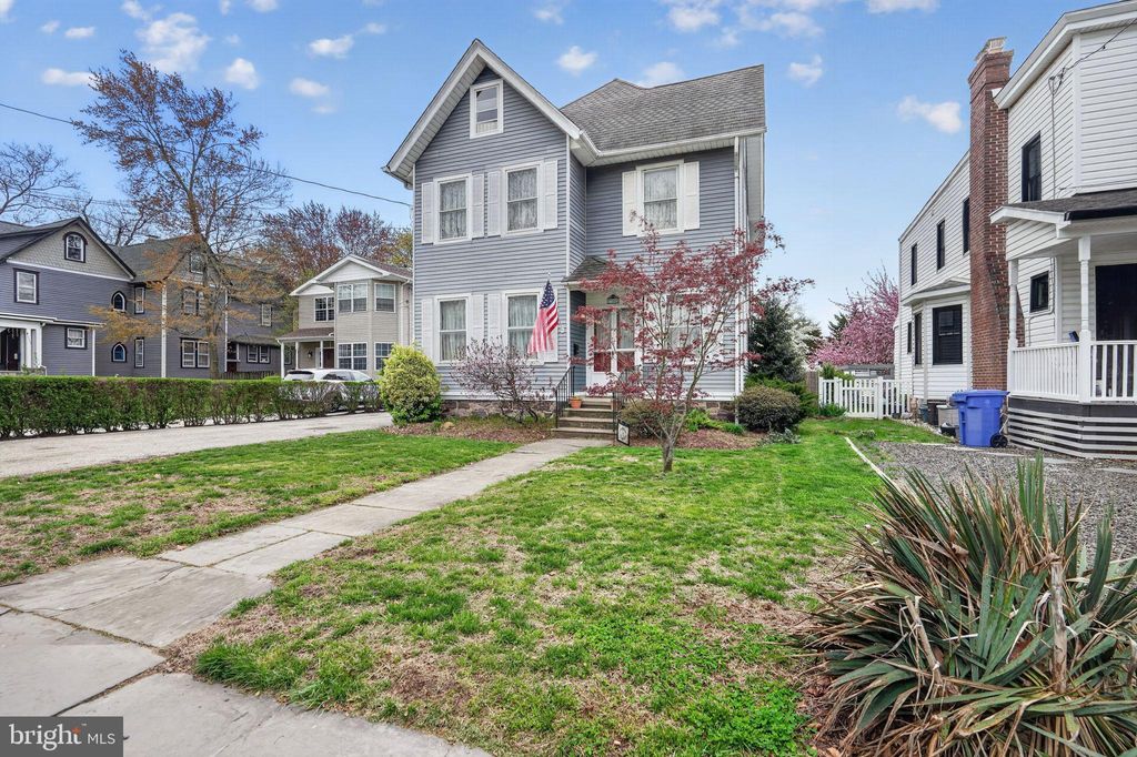 Photo of 704 Main Street, RIVERTON, NJ 08077 (MLS # NJBL2109828)