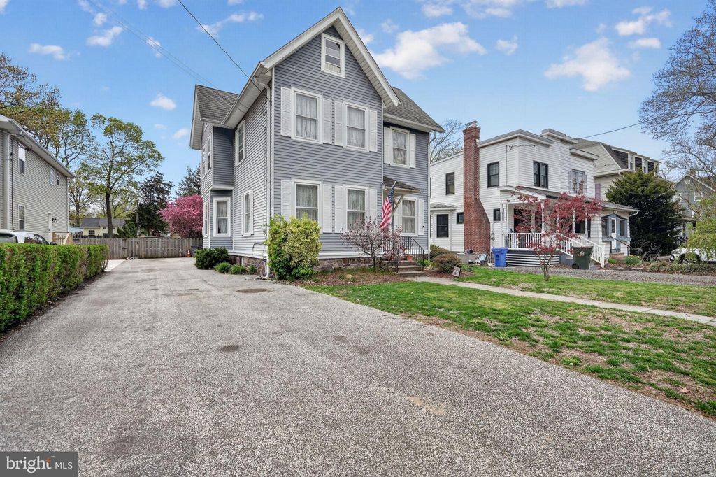 Photo of 704 Main Street, RIVERTON, NJ 08077 (MLS # NJBL2109828)