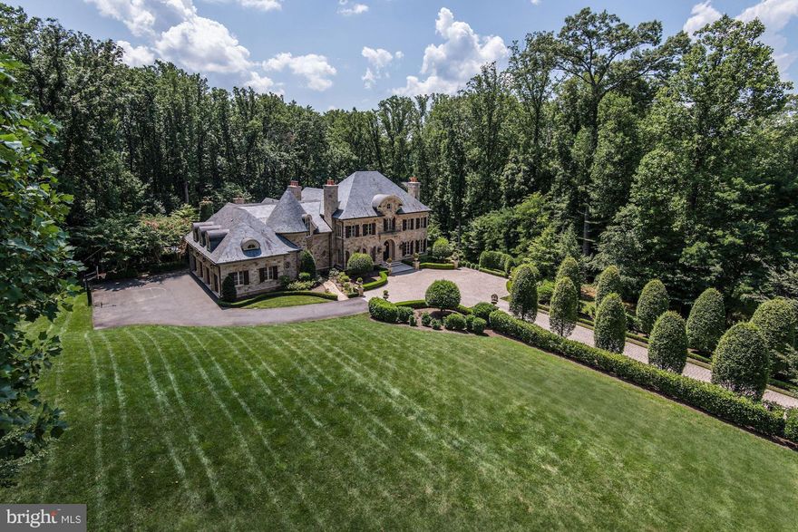 Located in the highly sought-after Reserve, this custom estate features a spectacular & private setting on over 1 1/3 acres with expansive public rooms, chef's kitchen featuring a Lacanche range, luxurious master suite, all bedrooms with en suite baths, walkout lower level with a recreation room, pub room, wine cellar, home theater, & gym. Backyard features a pool, pool pavilion, spa, & more.