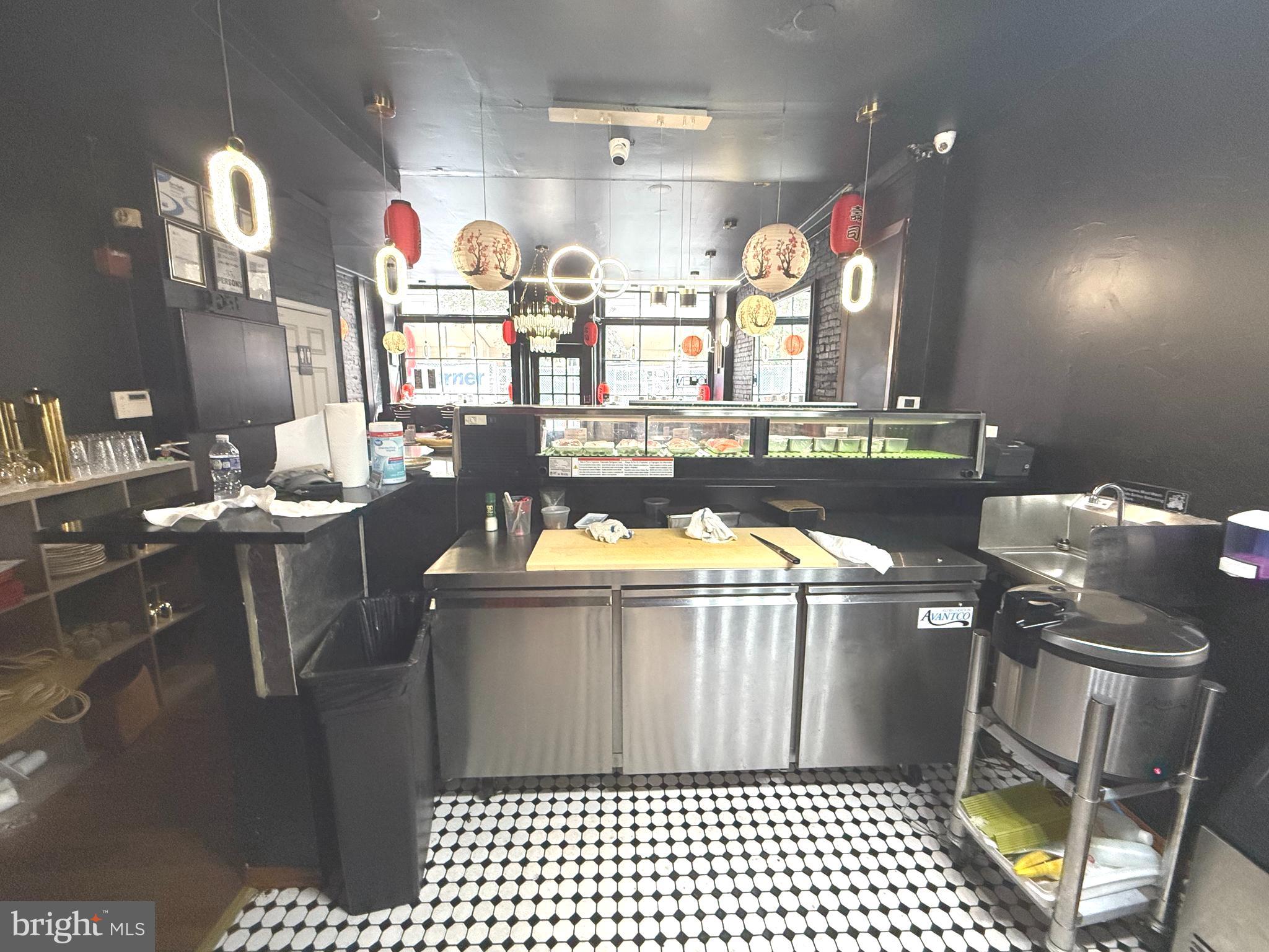 CENTER CITY - Commercial Sale