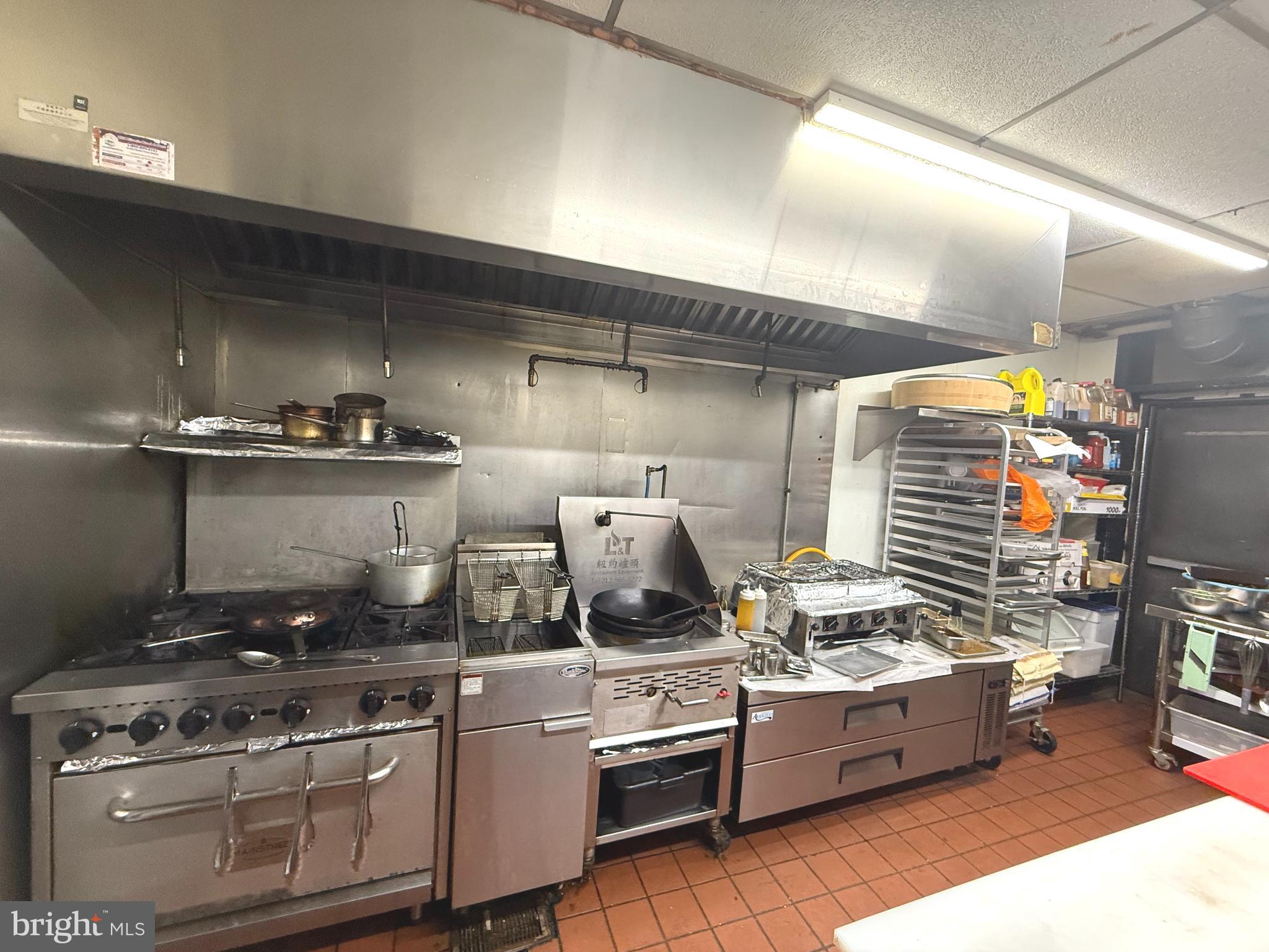 CENTER CITY - Commercial Sale