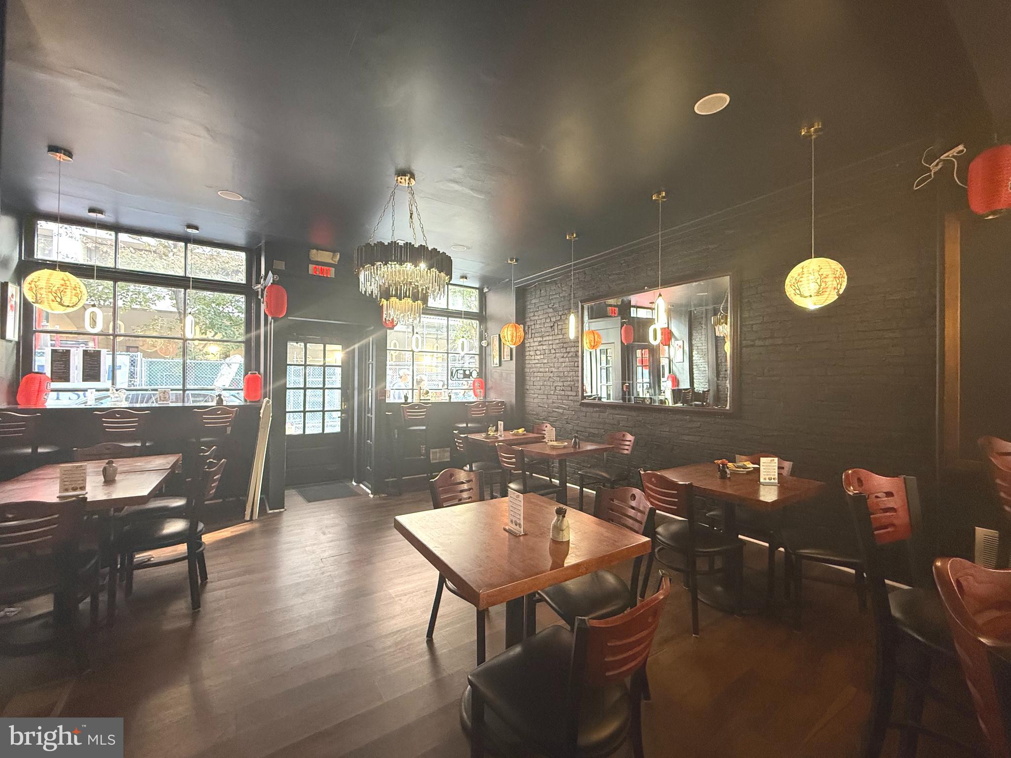 CENTER CITY - Commercial Sale