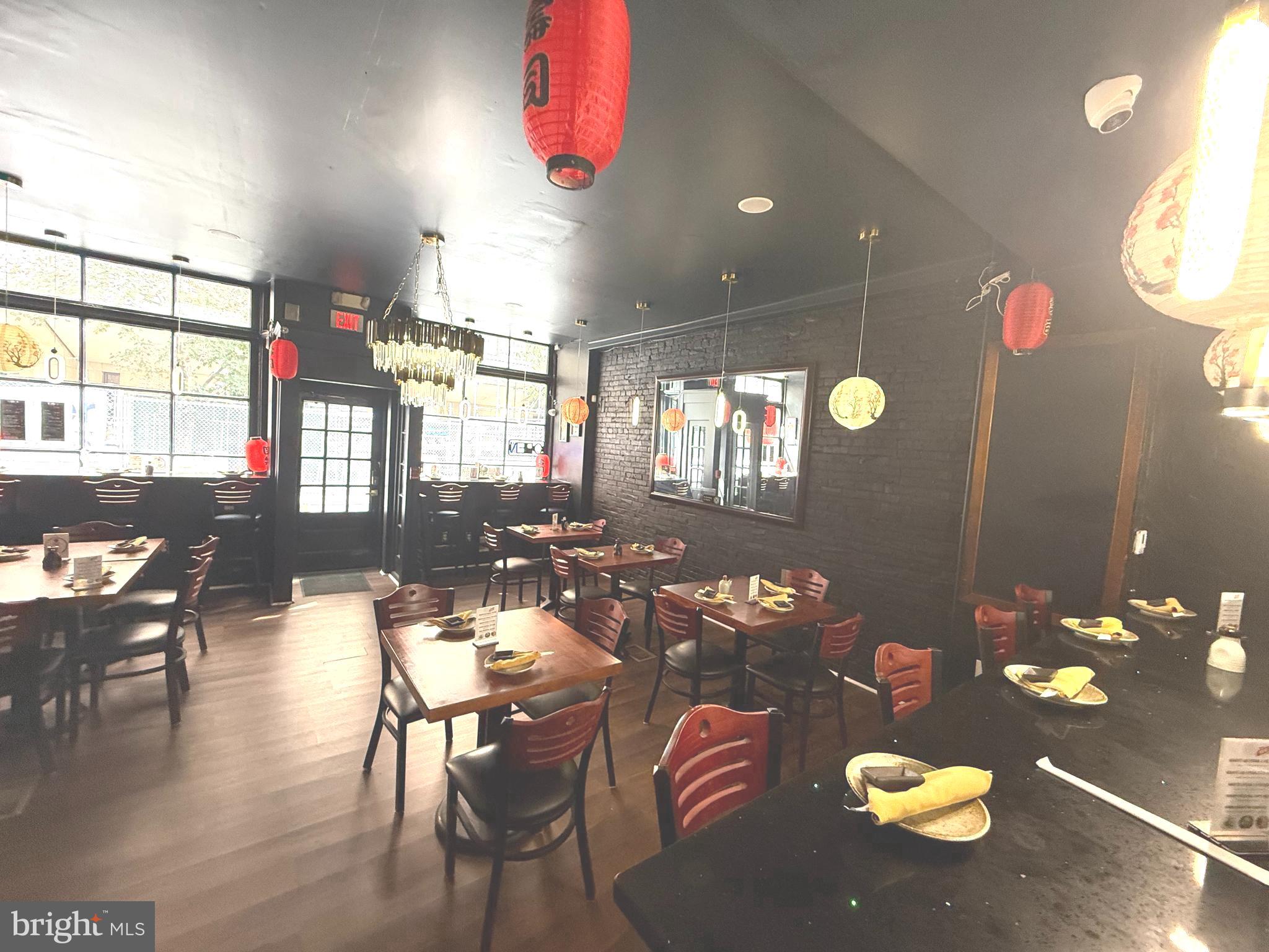 CENTER CITY - Commercial Sale