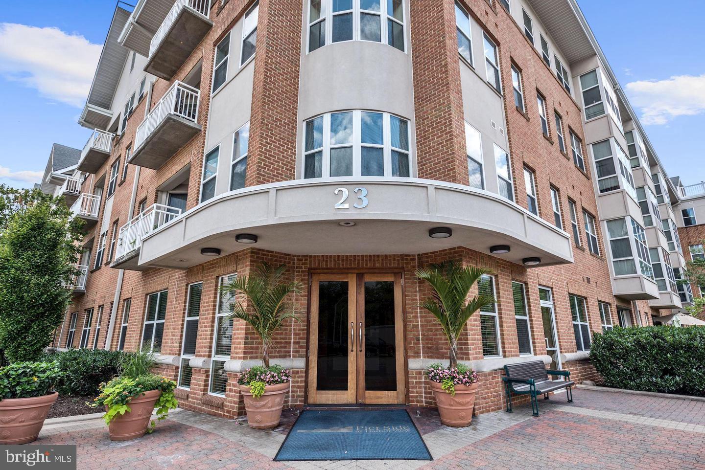 PIERSIDE AT HARBORVIEW - Residential Lease