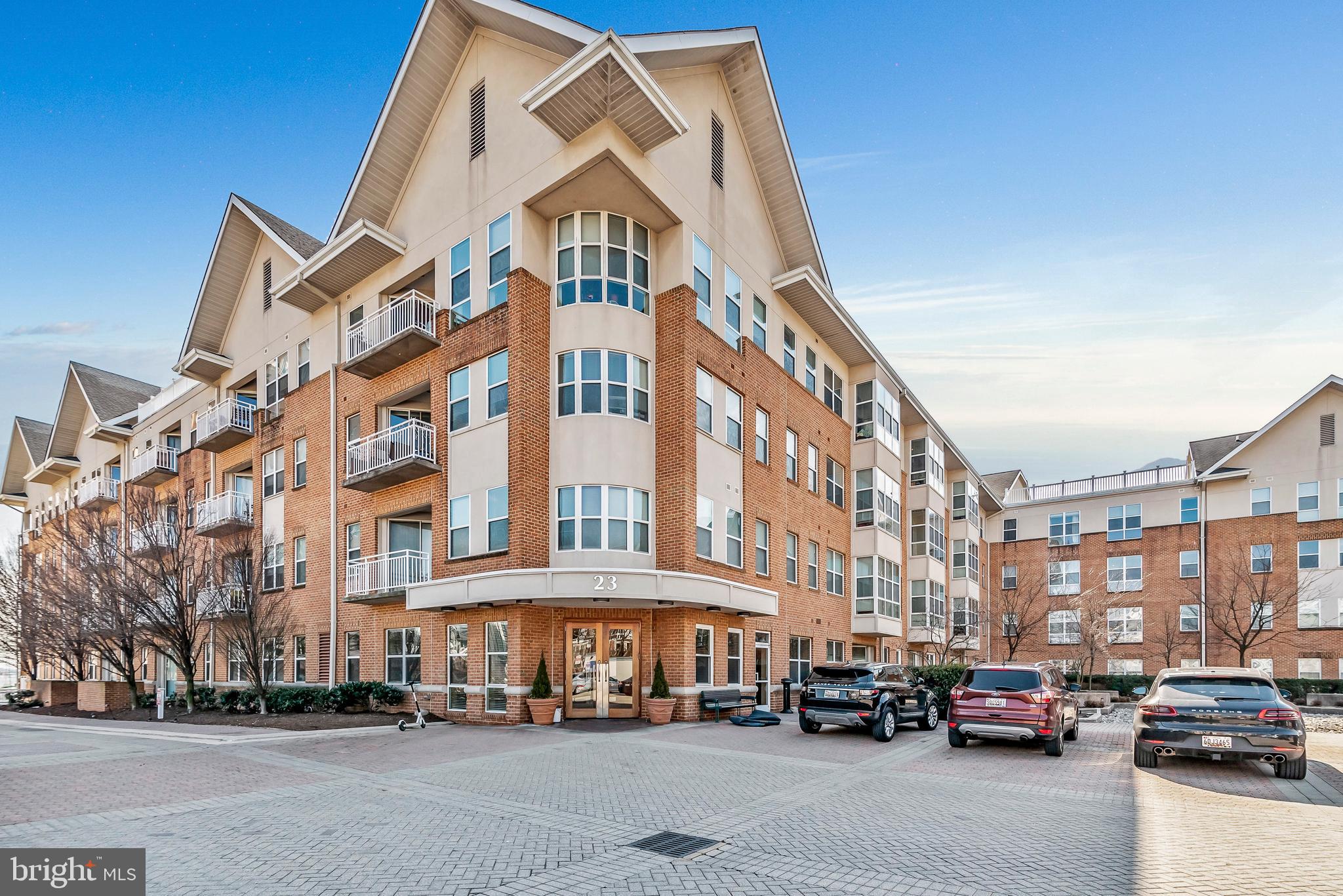 PIERSIDE AT HARBORVIEW - Residential Lease