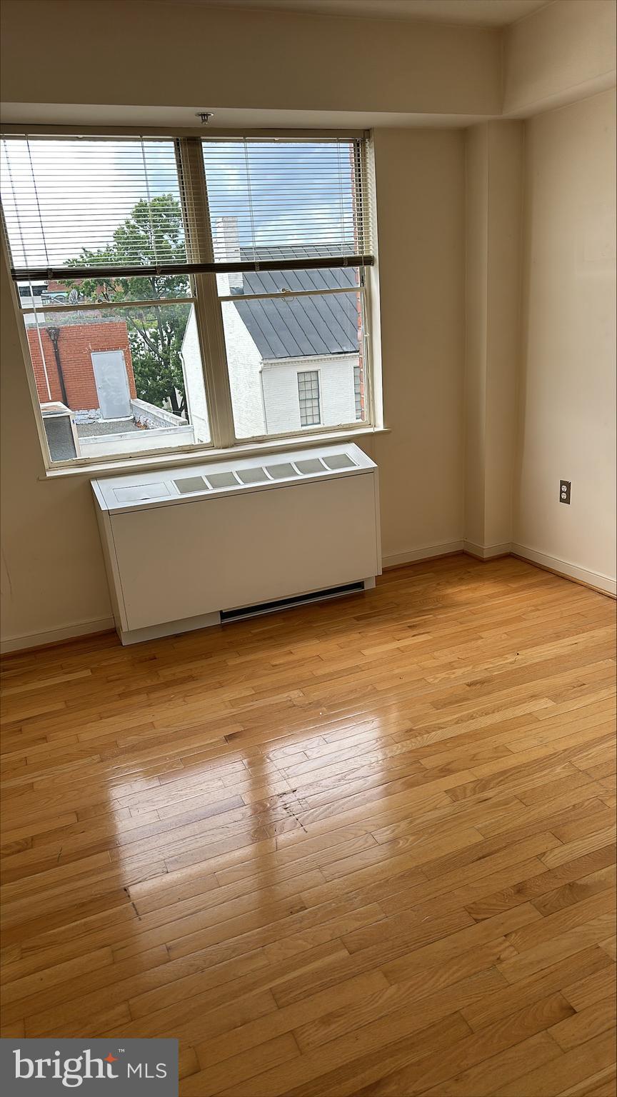 OLD TOWN - Residential Lease