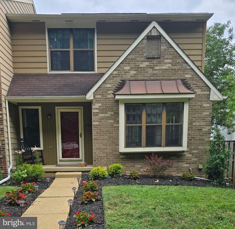 Townhouse For Sale - 10243 Roberts Common Lane<br/> BURKE, VA 22015
