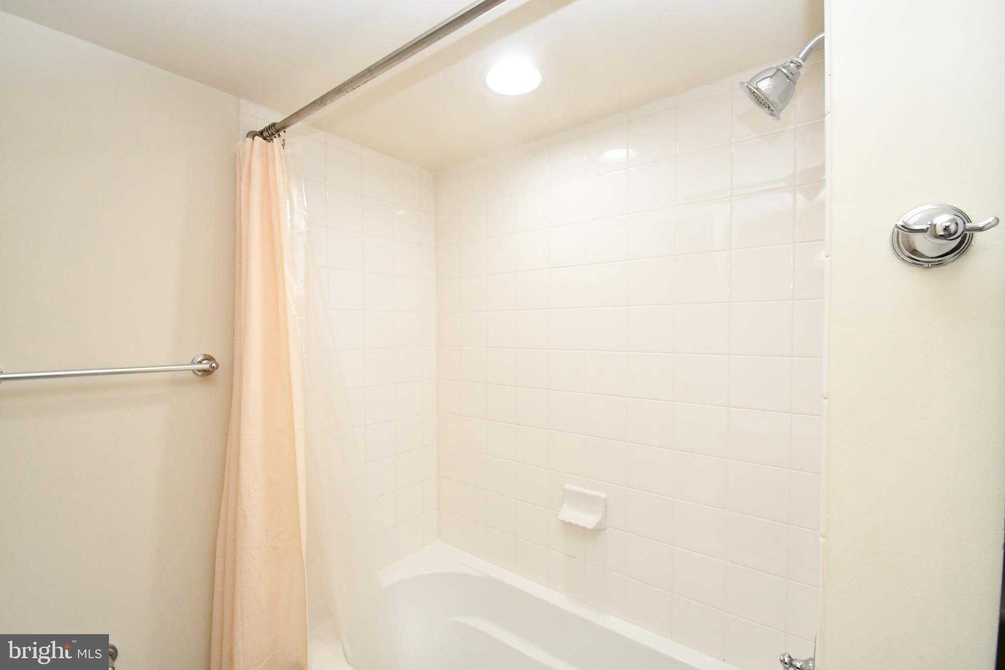 WEST VILLAGE OF SHIRLINGTON - Residential Lease