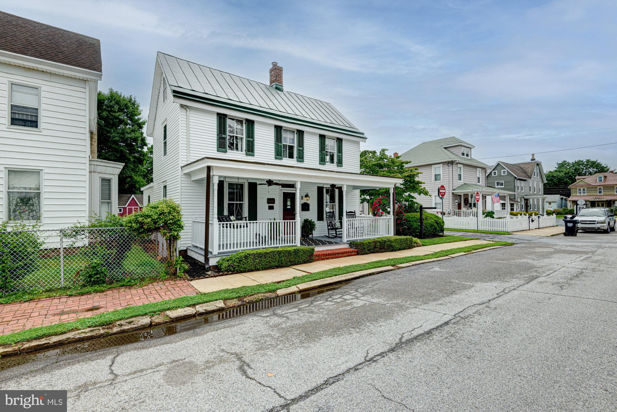 8 CRAWFORD STREET