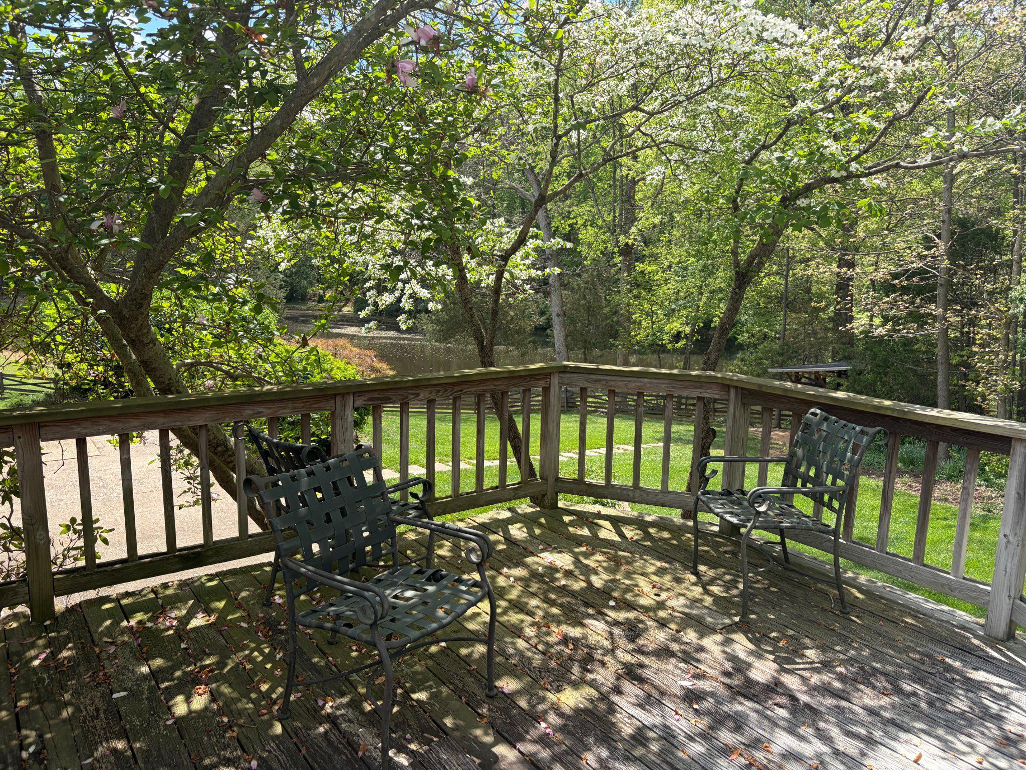 10425 LAKE RIDGE DRIVE