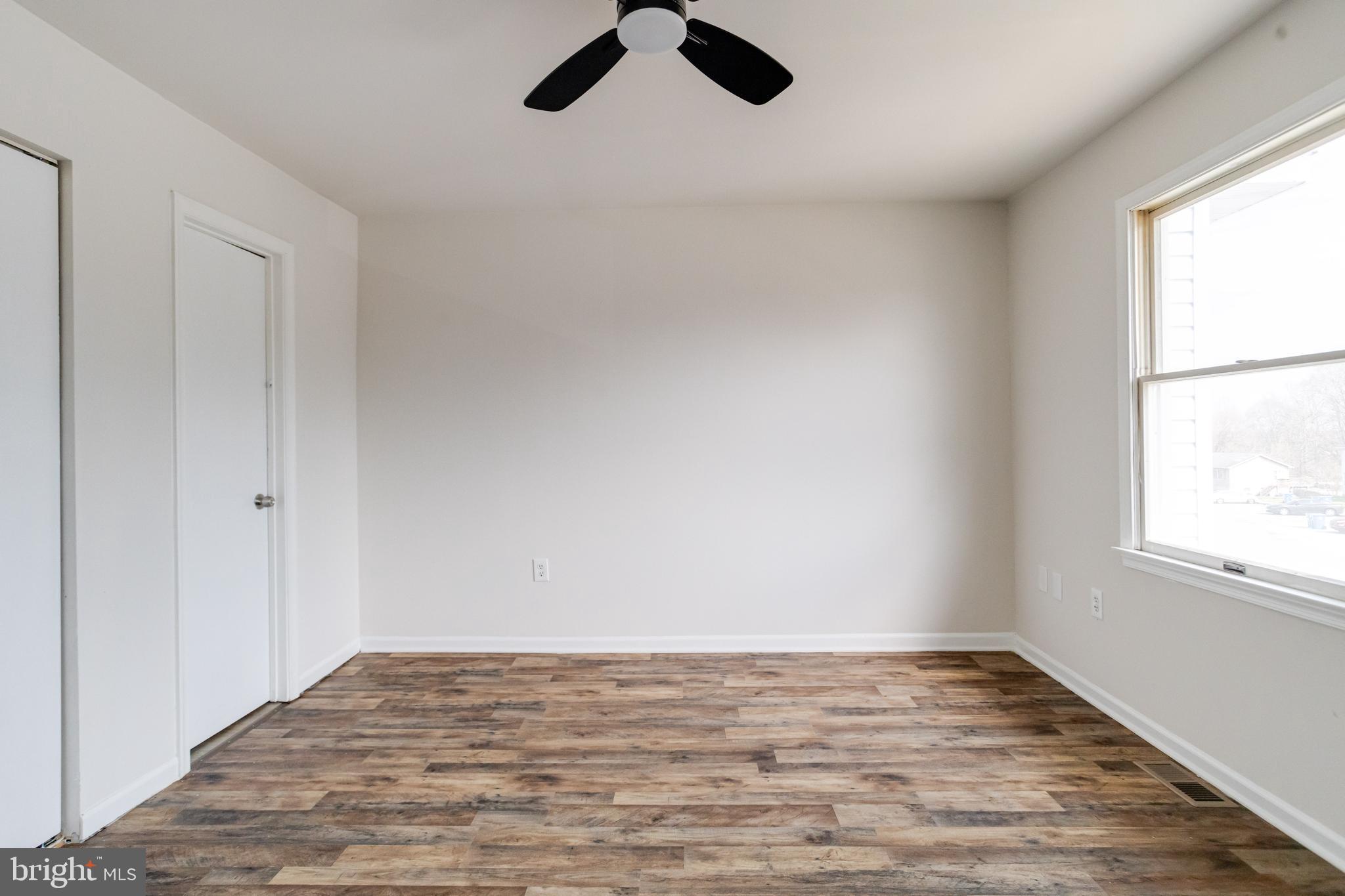 VILLAGE KNOLL - Residential