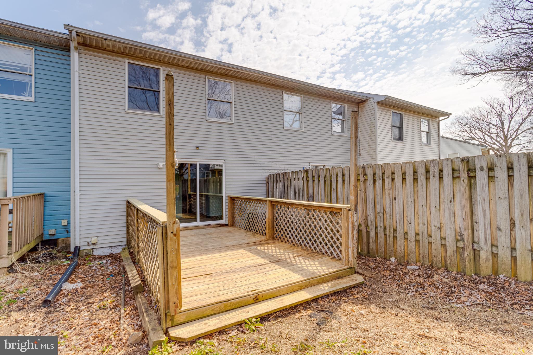 VILLAGE KNOLL - Residential